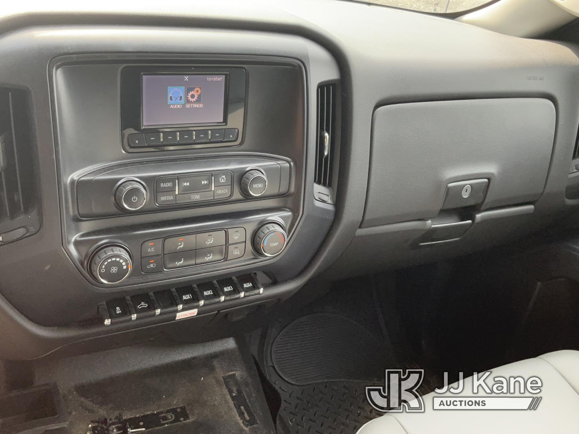 (Charlotte, NC) 2014 Chevrolet Silverado 1500 4x4 Extended-Cab Pickup Truck Runs & Moves) (Windshiel