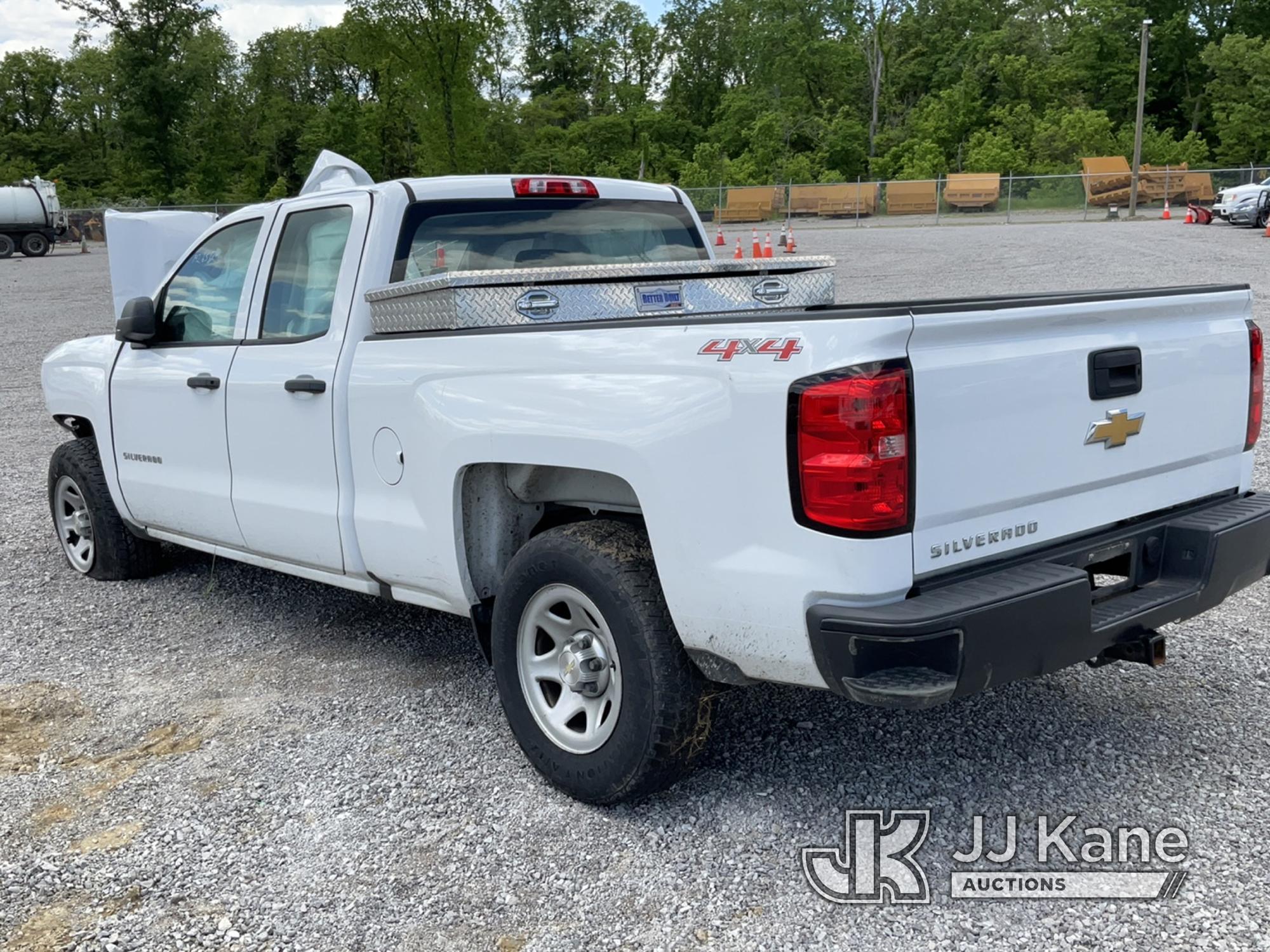 (Verona, KY) 2017 Chevrolet Silverado 1500 4x4 Crew-Cab Pickup Truck Not Running, Condition Unknown,