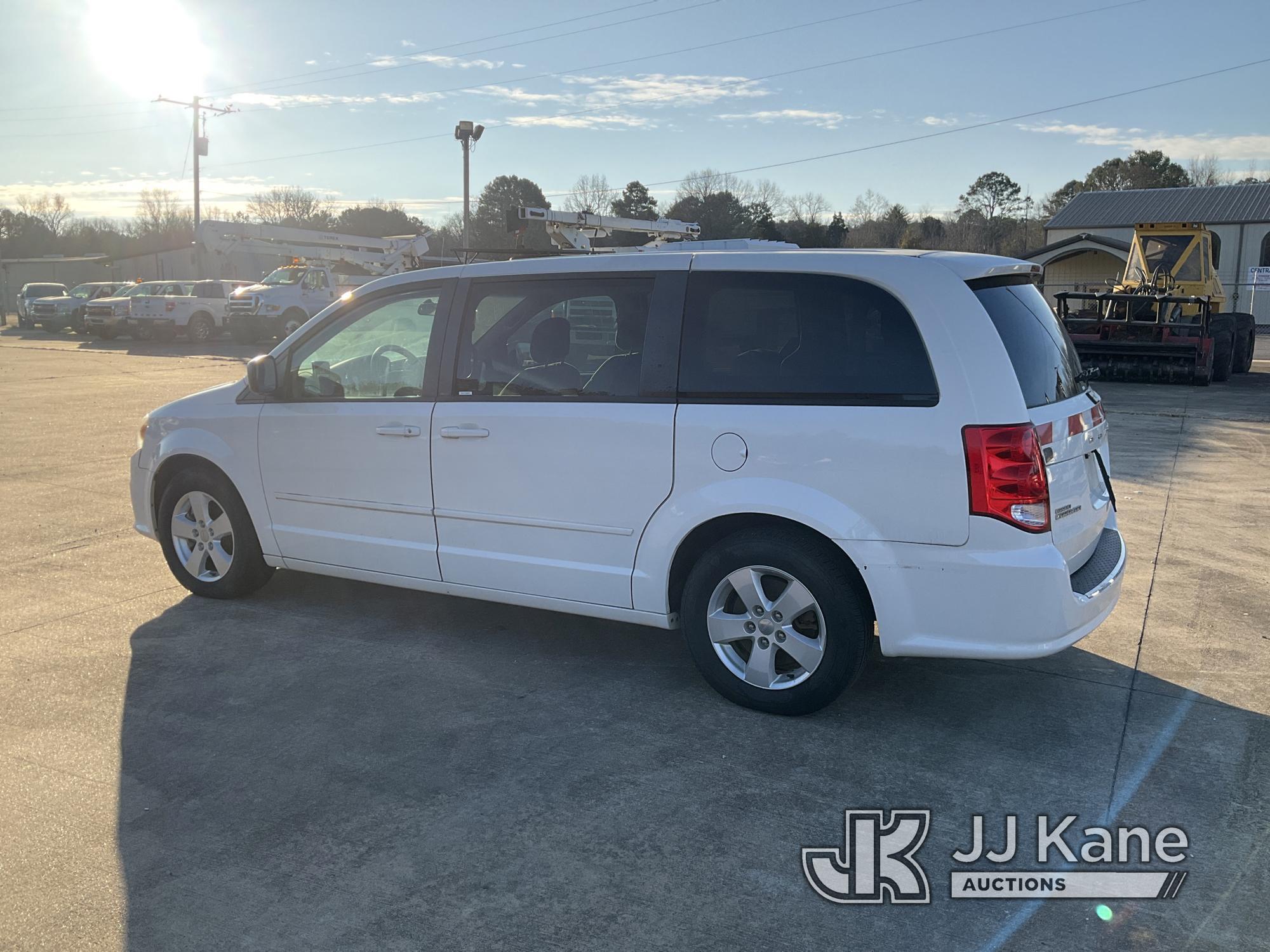 (Conway, AR) 2013 Dodge Grand Caravan SE Mini Cargo Van Runs & Moves) (Jump to Start, Bad Battery on