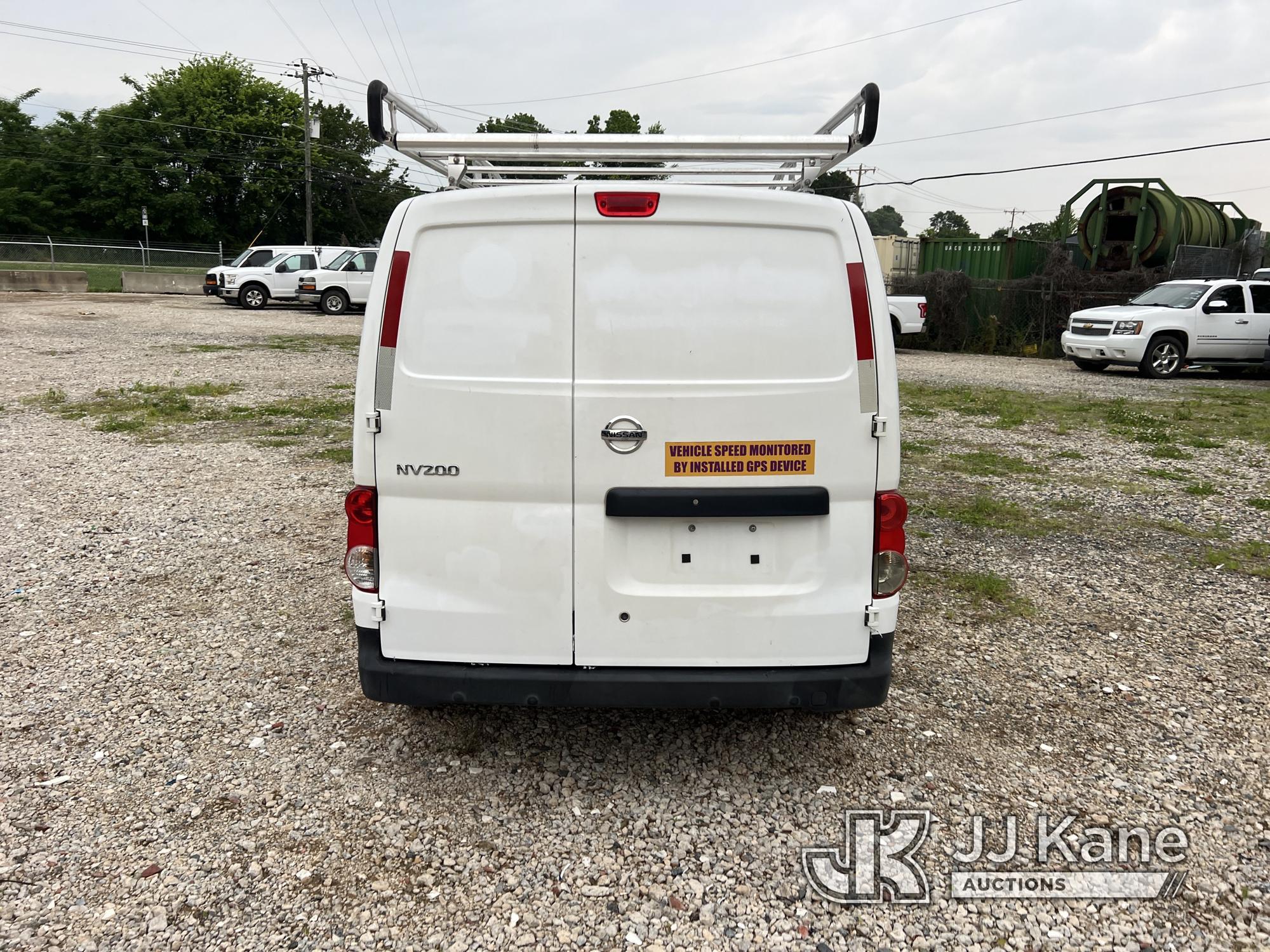 (Charlotte, NC) 2017 Nissan NV200 Mini Cargo Van Runs & Moves) (Body Damage