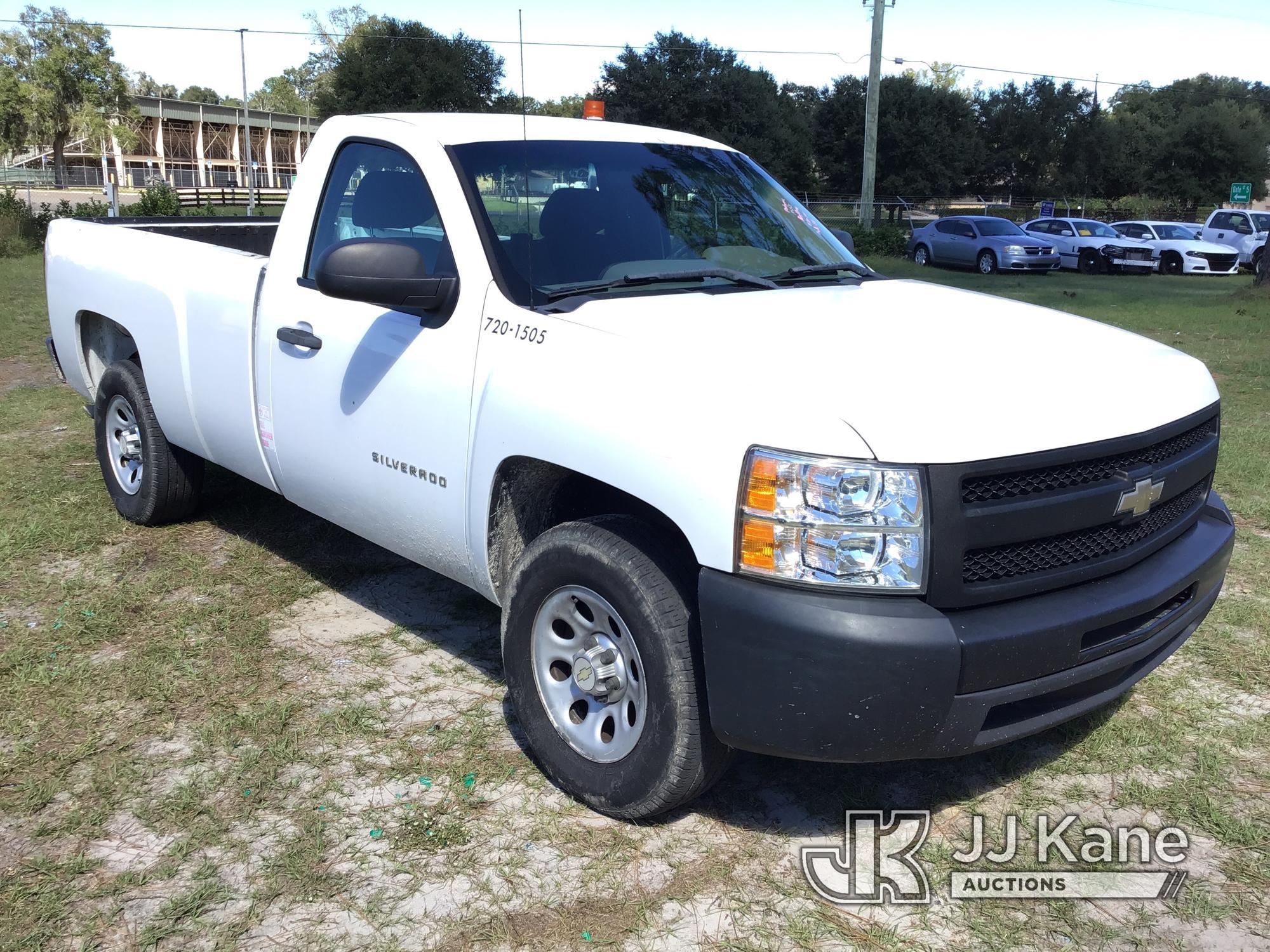 (Ocala, FL) 2011 Chevrolet Silverado 1500 Pickup Truck Runs & Moves) (Body Damage