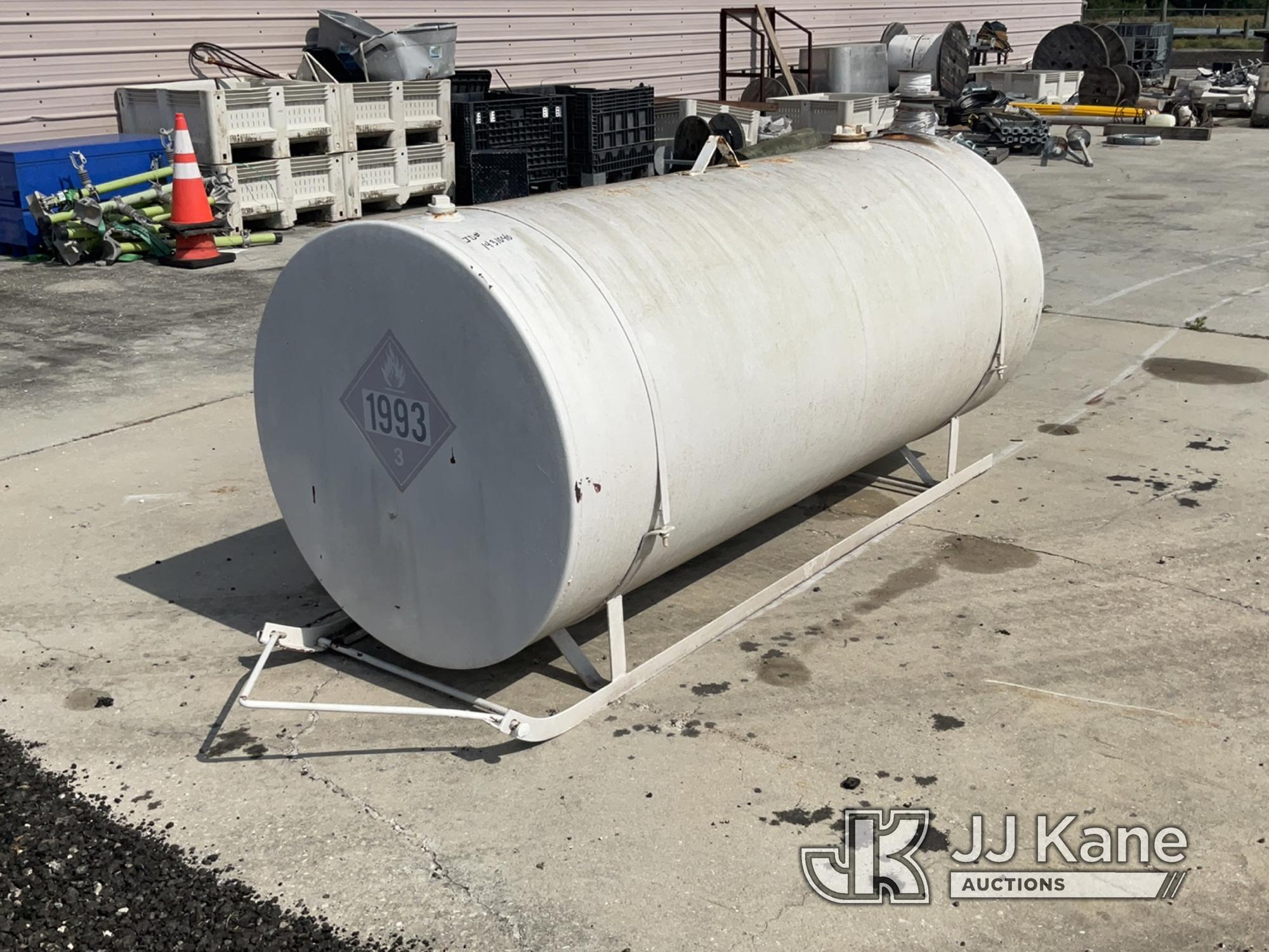 (Bowling Green, FL) Empty 500 Gallon Fuel Tank (Holds Fuel) NOTE: This unit is being sold AS IS/WHER