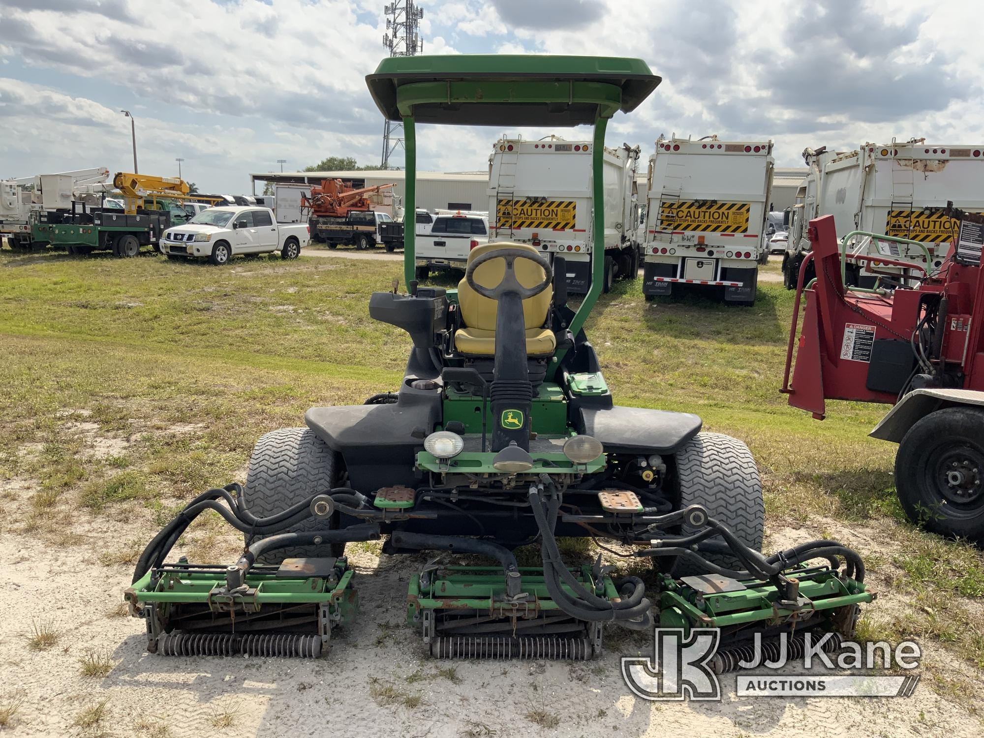 (Westlake, FL) 2009 John Deere 7707 Precision Cut Lawn Mower Runs, Moves, & Operates