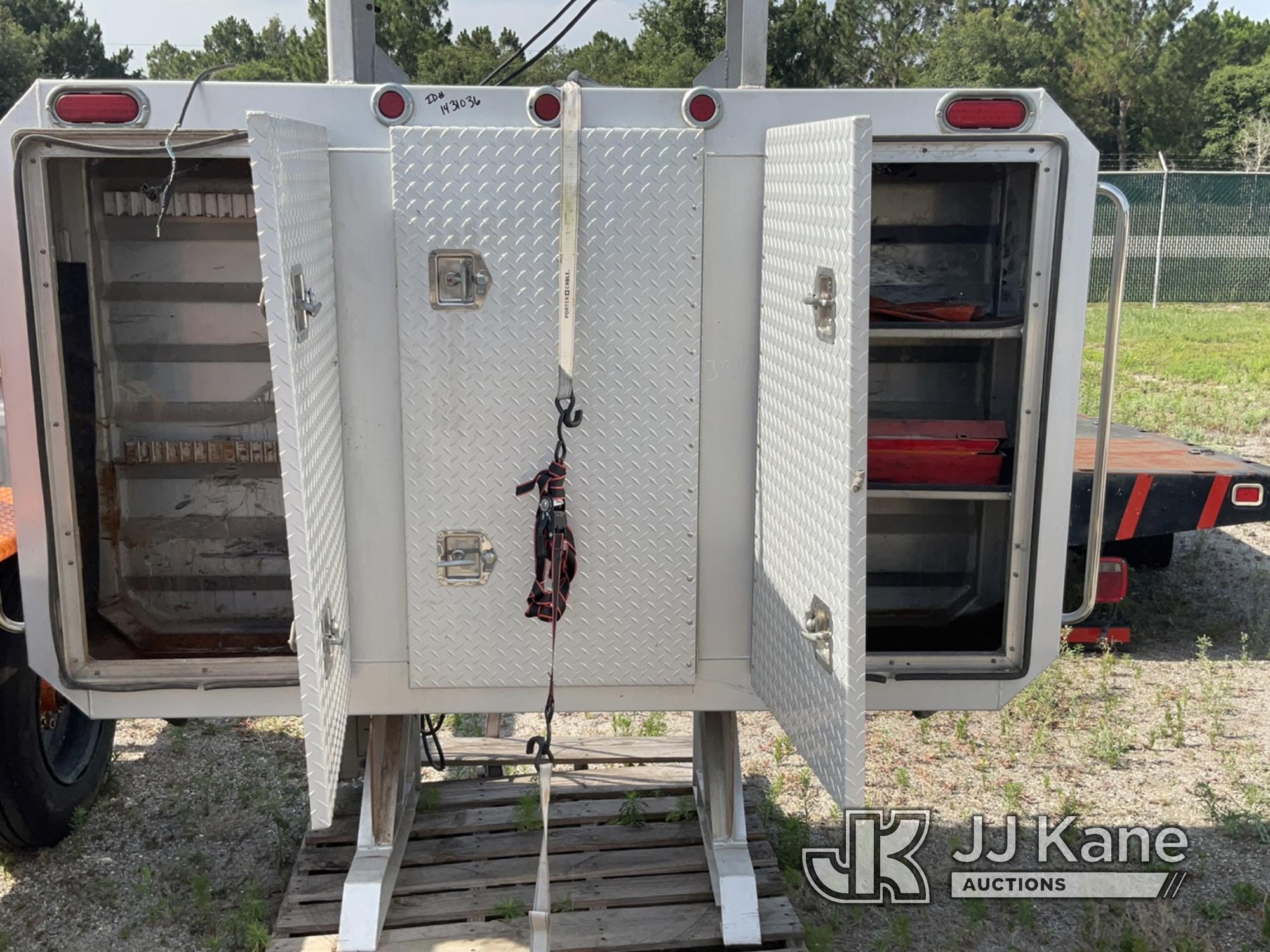 (Bowling Green, FL) Semi Chain Headache Rack - 85in x 84 1/2in (Like New.) NOTE: This unit is being