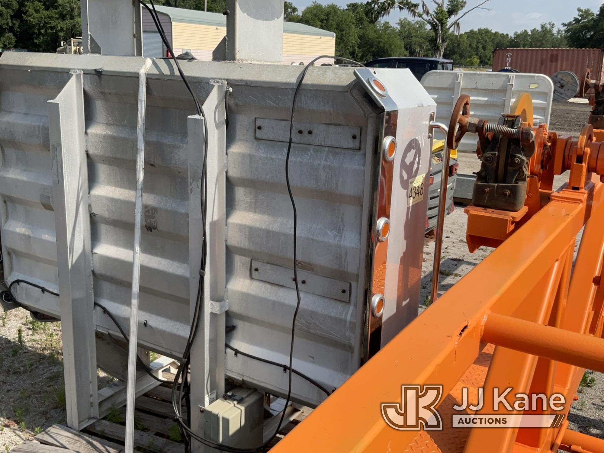 (Bowling Green, FL) Semi Chain Headache Rack - 85in x 84 1/2in (Like New.) NOTE: This unit is being