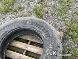 (Bowling Green, FL) Used Michelin Tire - 11R22.5 (Used Tire) NOTE: This unit is being sold AS IS/WHE