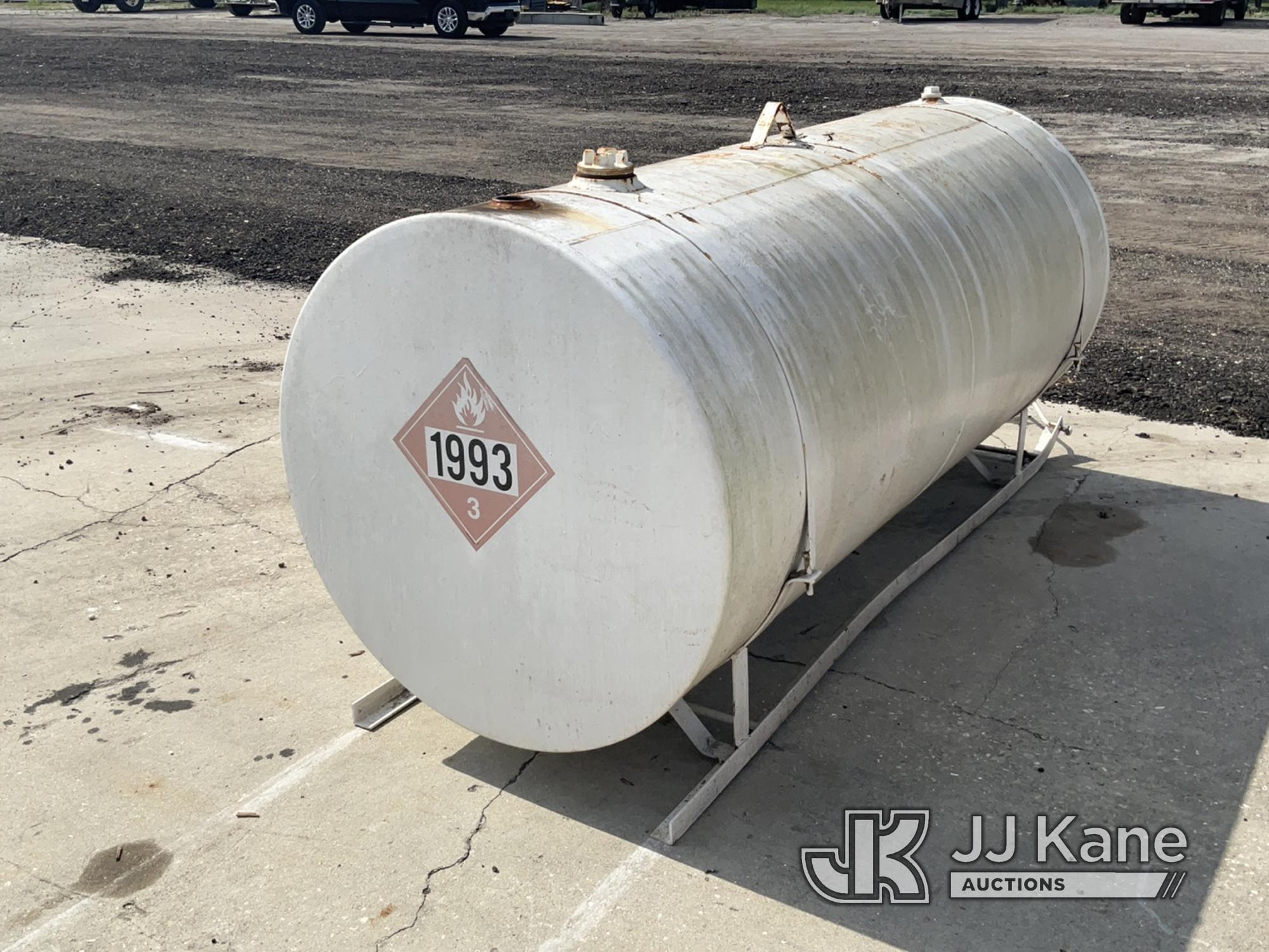 (Bowling Green, FL) Empty 500 Gallon Fuel Tank (Holds Fuel) NOTE: This unit is being sold AS IS/WHER