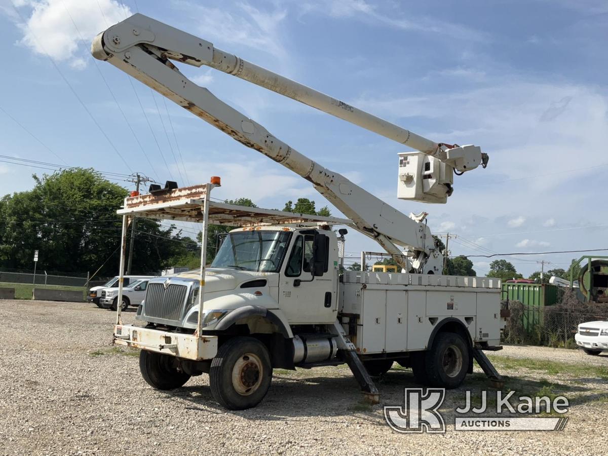 (Charlotte, NC) Altec AA755L, Material Handling Bucket rear mounted on 2004 International 7400 4x4 U