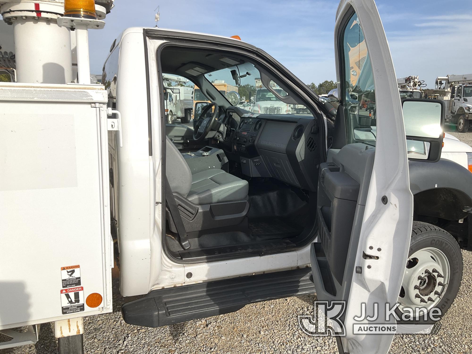 (Villa Rica, GA) Altec AT40-MH, Articulating & Telescopic Material Handling Bucket Truck mounted beh