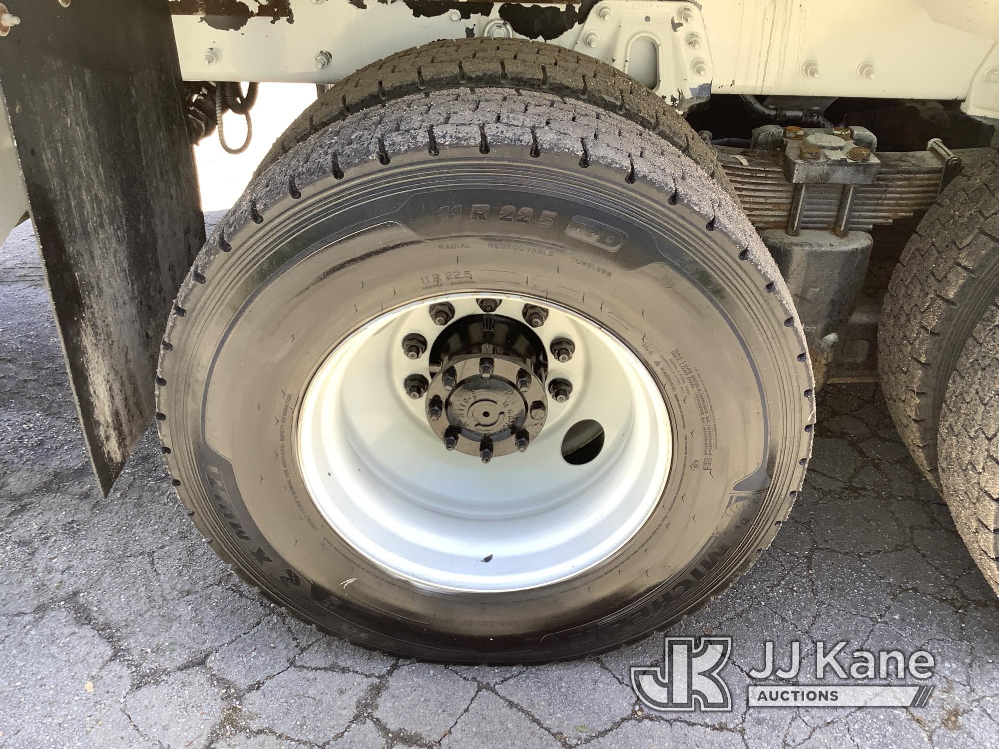 (Graysville, AL) Altec D3060A-TR, Digger Derrick rear mounted on 2013 International 7400 6x6 Flatbed