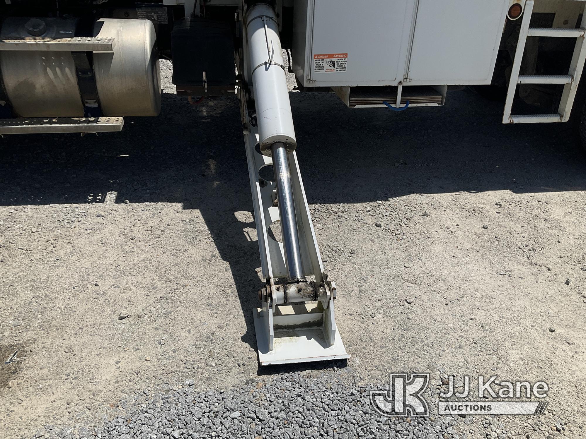 (Villa Rica, GA) Altec HL125, Articulating & Telescopic Material Handling Bucket Truck rear mounted