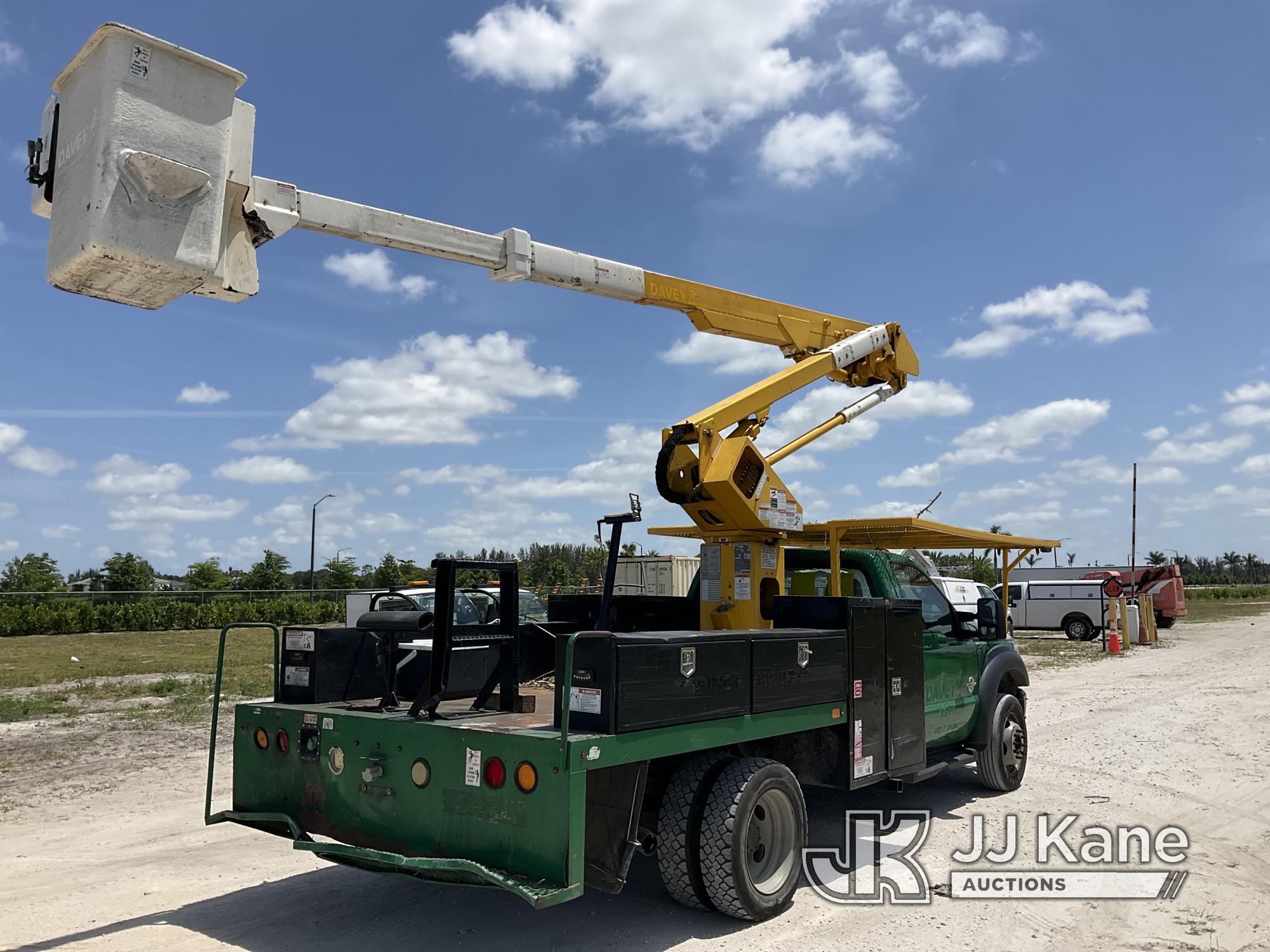 (Westlake, FL) Terex/HiRanger LT40, Articulating & Telescopic Bucket mounted behind cab on 2015 Ford