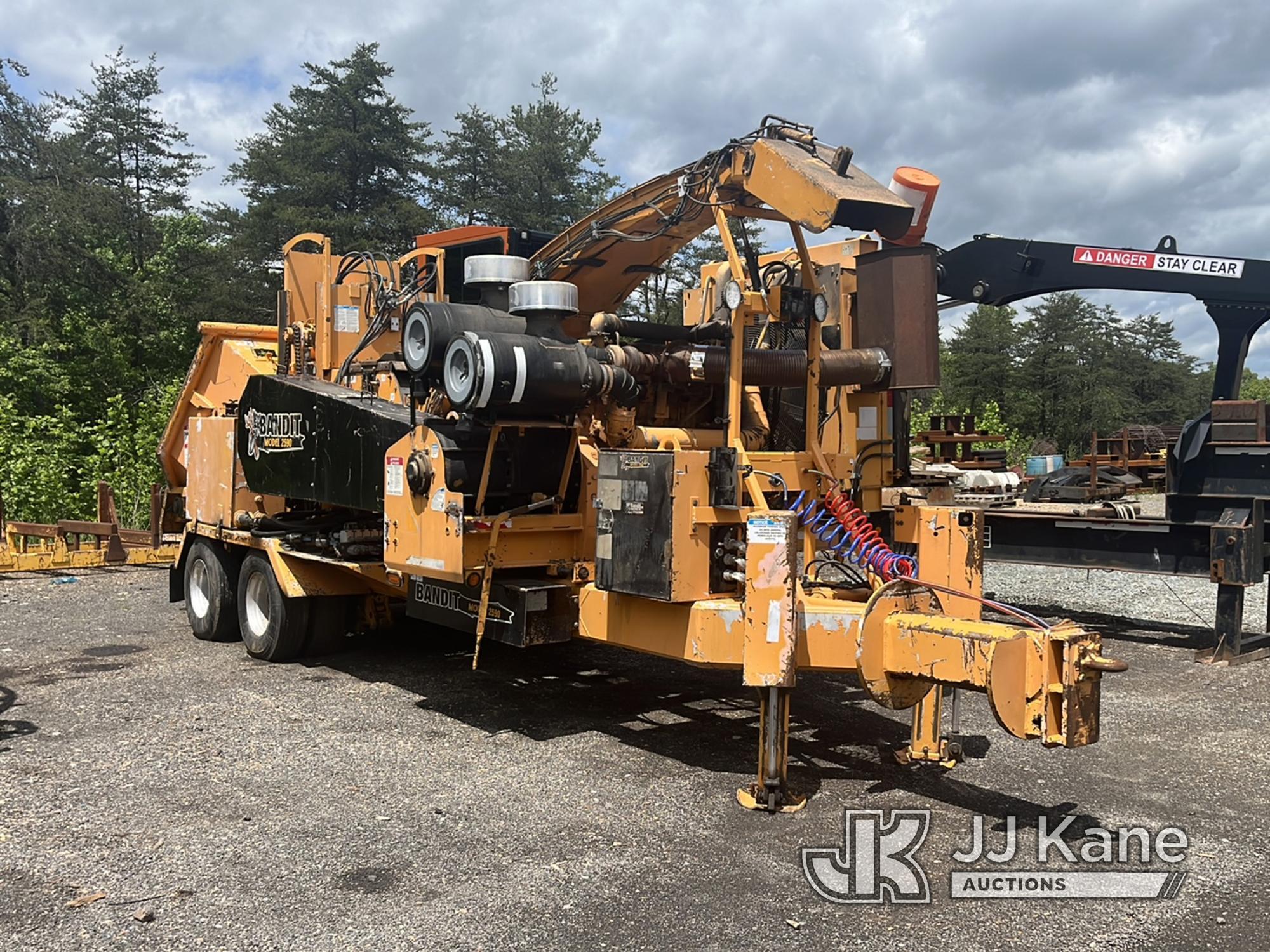 (Rocky Mount, VA) 2017 Bandit Industries 2590 Whole Tree Drum Chipper, trailer mtd Runs & Operates