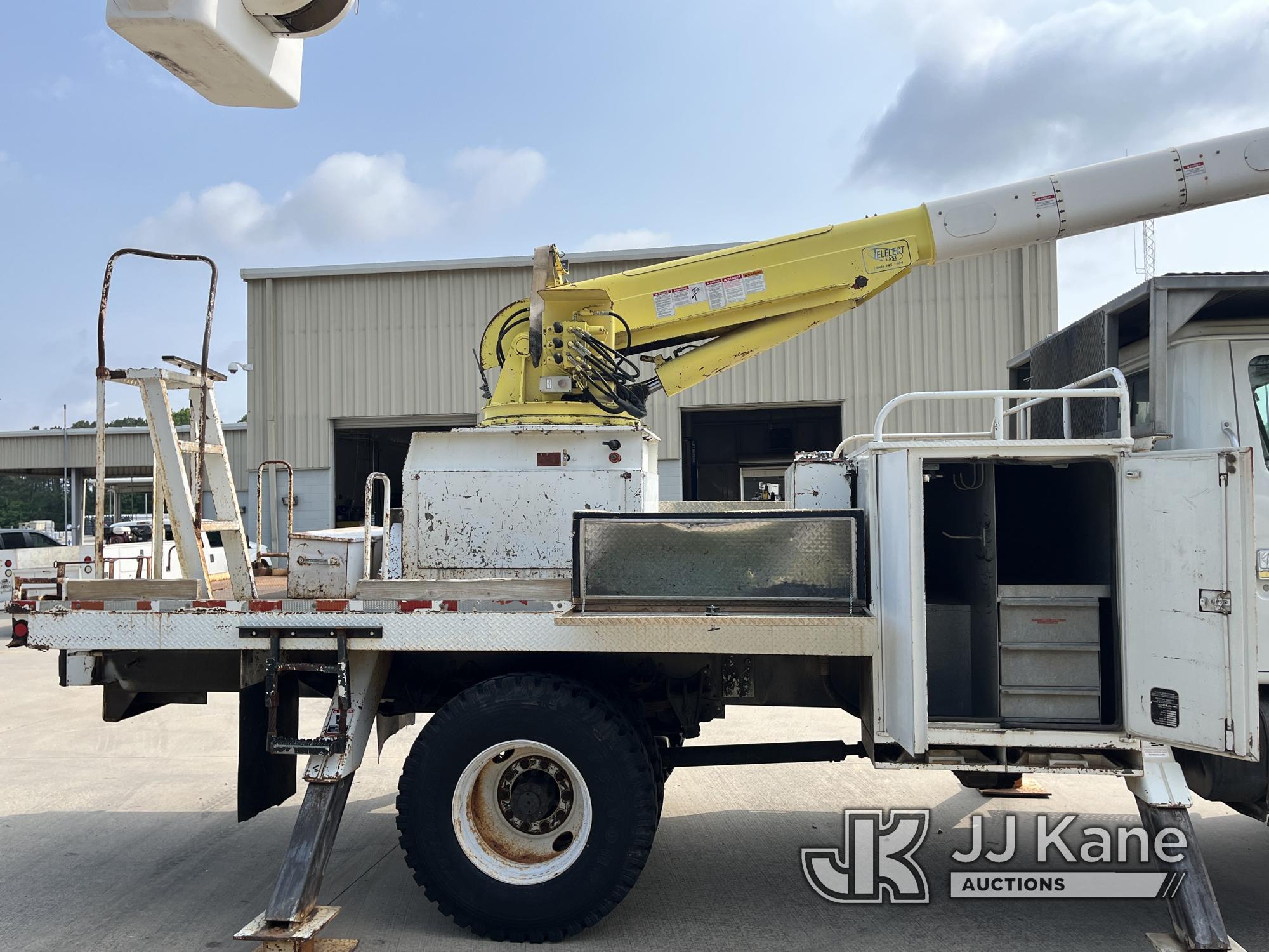 (Oakwood, GA) HiRanger 5FB-55, Bucket Truck rear mounted on 1999 International 4800 4x4 Flatbed/Util