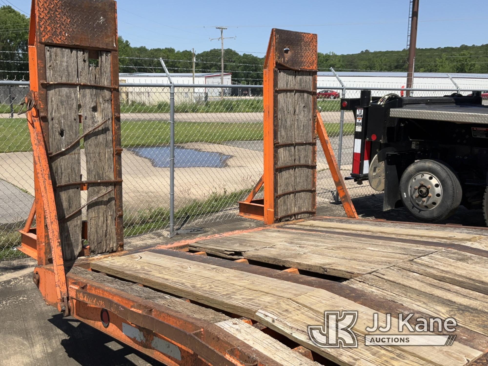 (Conway, AR) 2006 McElrath T/A Tagalong Equipment Trailer Inoperable