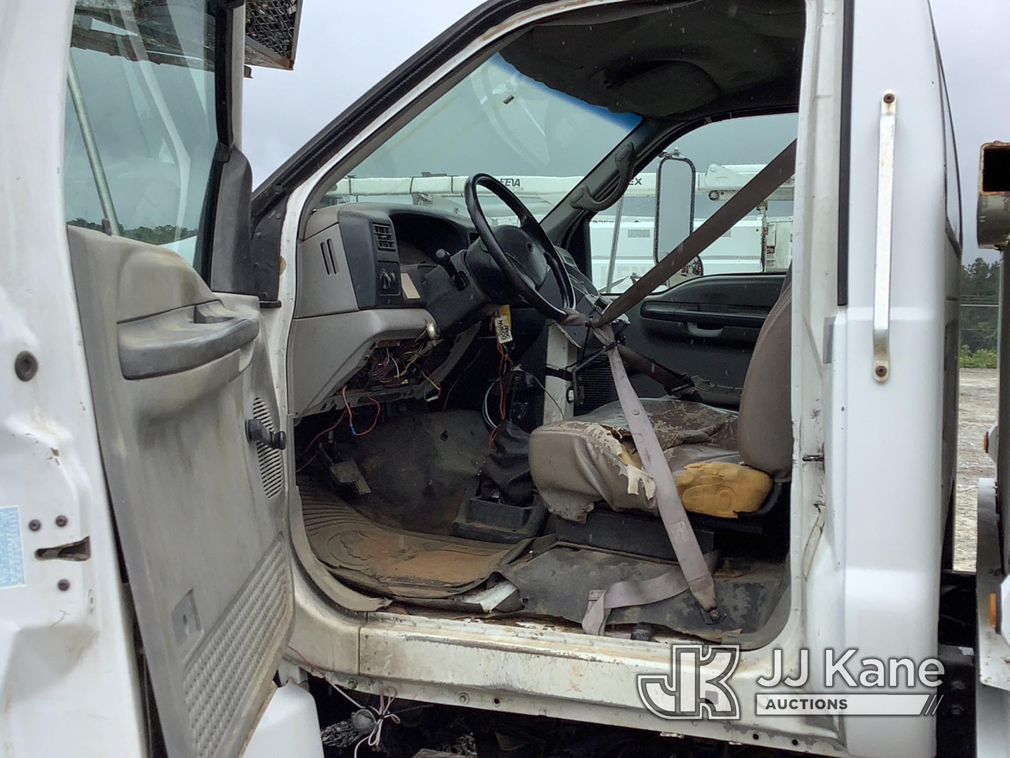 (Villa Rica, GA) Altec AP36, Non-Insulated Cable Placing Bucket rear mounted on 2000 Ford F650 Utili