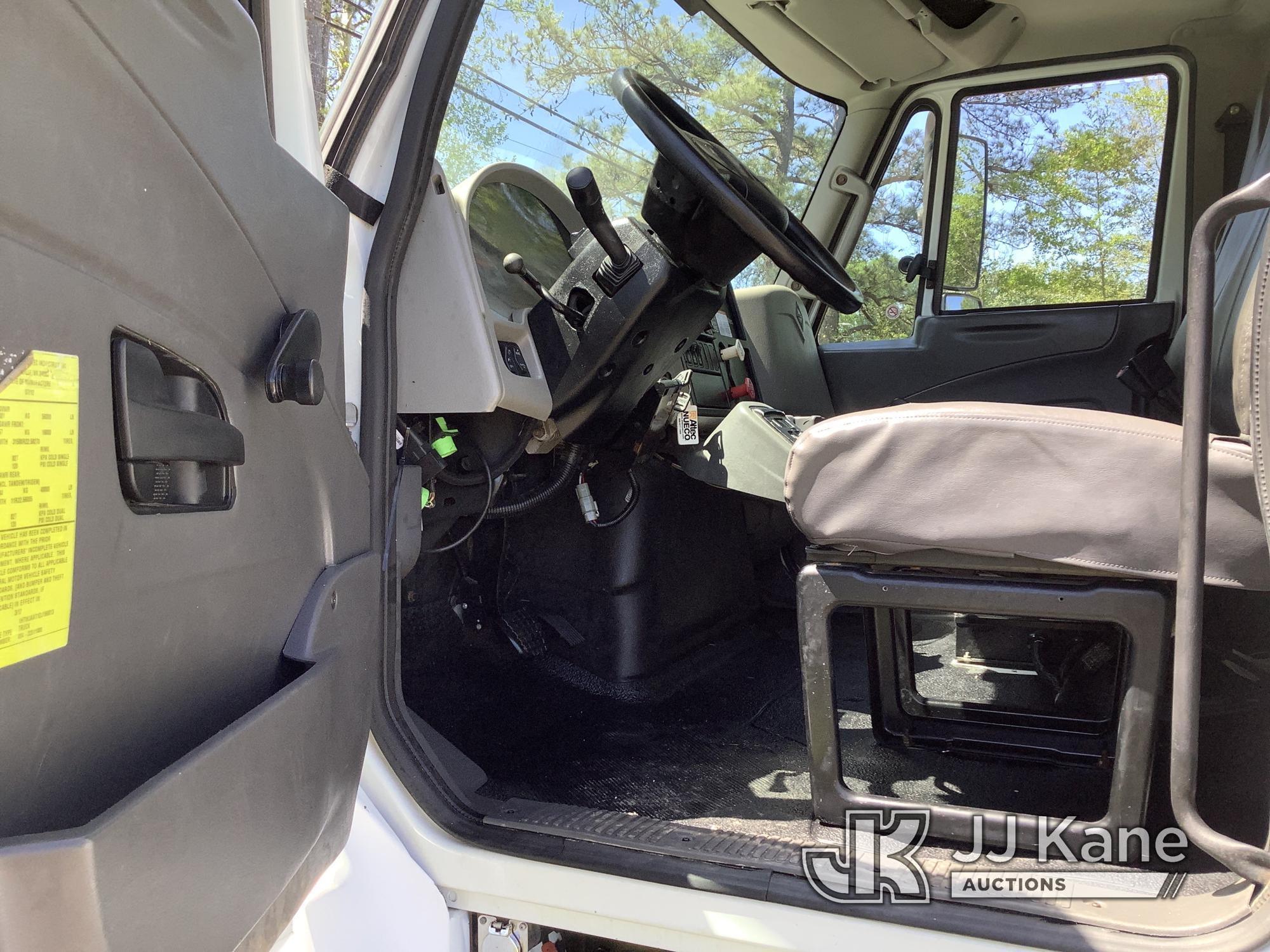 (Graysville, AL) Altec D3060A-TR, Digger Derrick rear mounted on 2013 International 7400 6x6 Flatbed