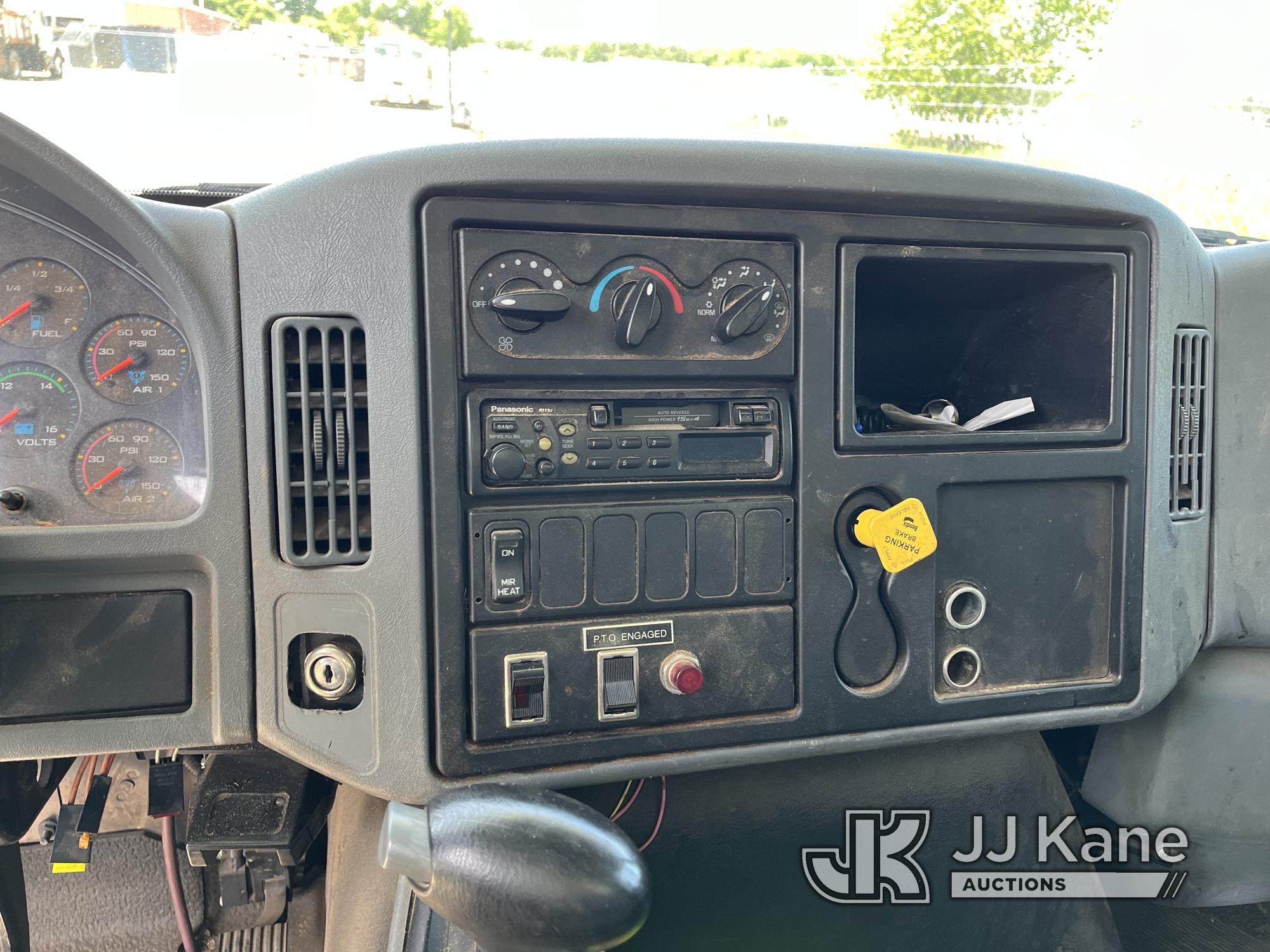 (Chester, VA) 2007 International 4300 Chipper Dump Truck Not Running, Cranks, Does Not Start) (Opera