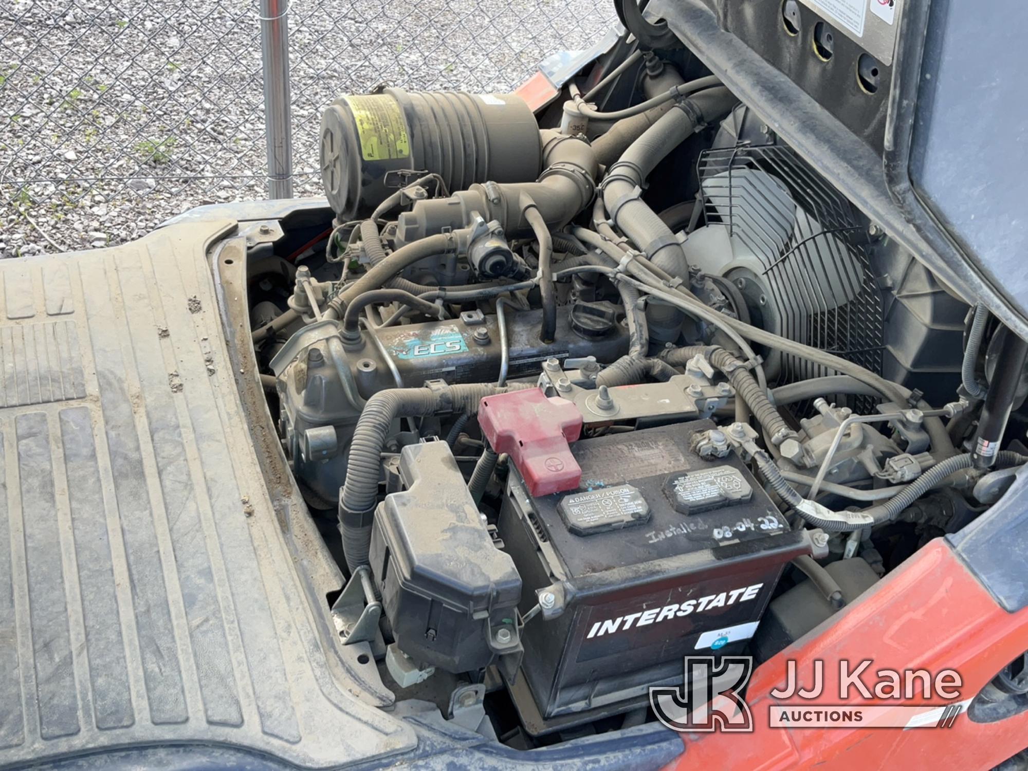 (Verona, KY) 2013 Toyota 8FGU25 Rubber Tired Forklift Runs, Moves & Operates) (BUYER MUST LOAD