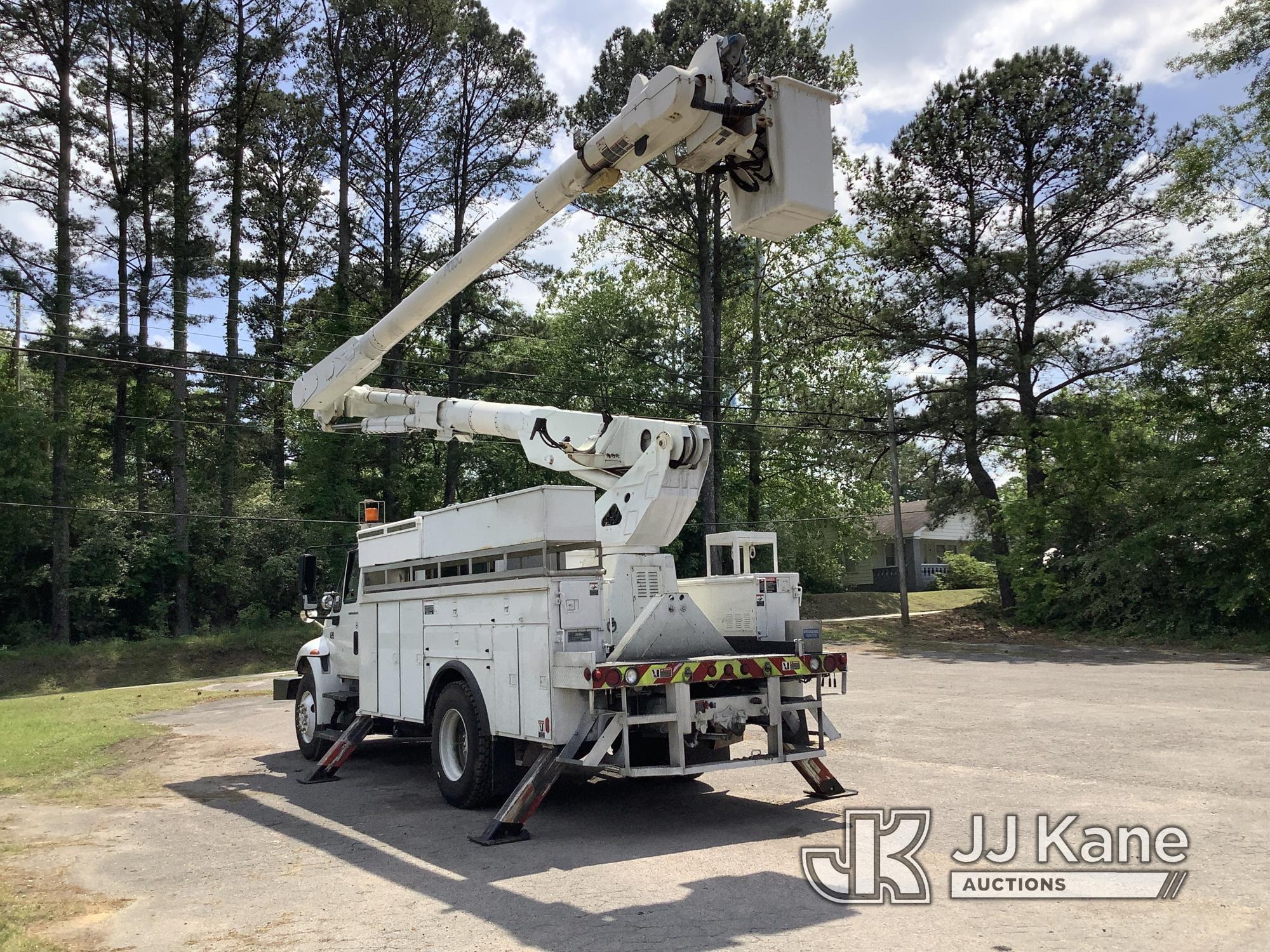 (Graysville, AL) Altec AM855, Over-Center Material Handling Bucket Truck rear mounted on 2004 Intern