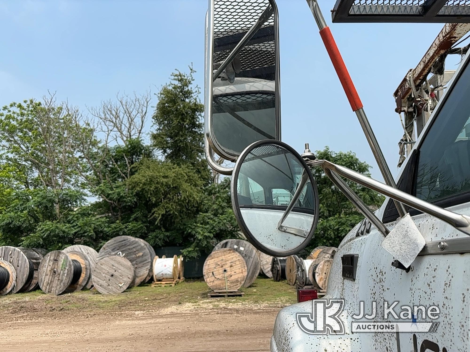 (Austin, TX) Posi Plus 800-40-025, Telescopic Non-Insulated Cable Placing Bucket Truck center mounte