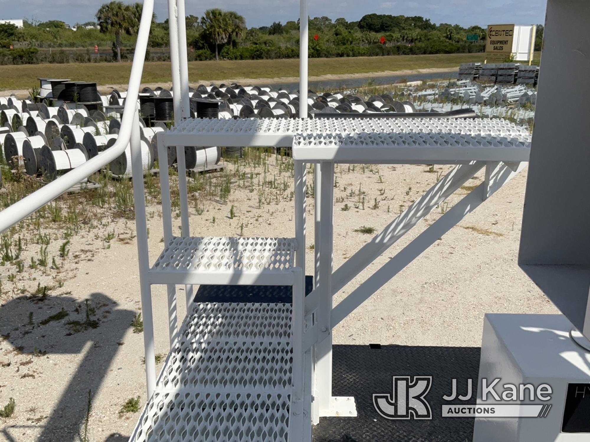 (Sarasota, FL) Altec LRV-55, Over-Center Bucket Truck center mounted on 2007 Freightliner M2 106 Uti