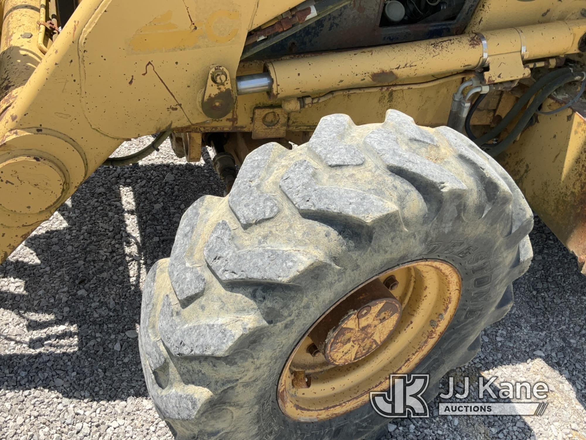 (Verona, KY) 1988 Cat 436 4X4 Tractor Loader Backhoe Runs, Moves & Operates) (Glass Broken Out, Rust