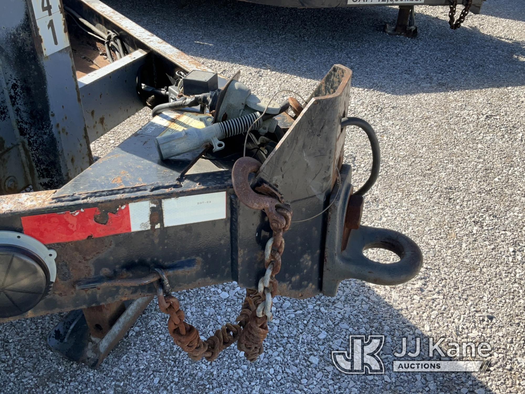 (Verona, KY) 2011 Eager Beaver SK6-WT3360 T/A Tagalong Equipment Trailer Rust Damage) (Duke Unit