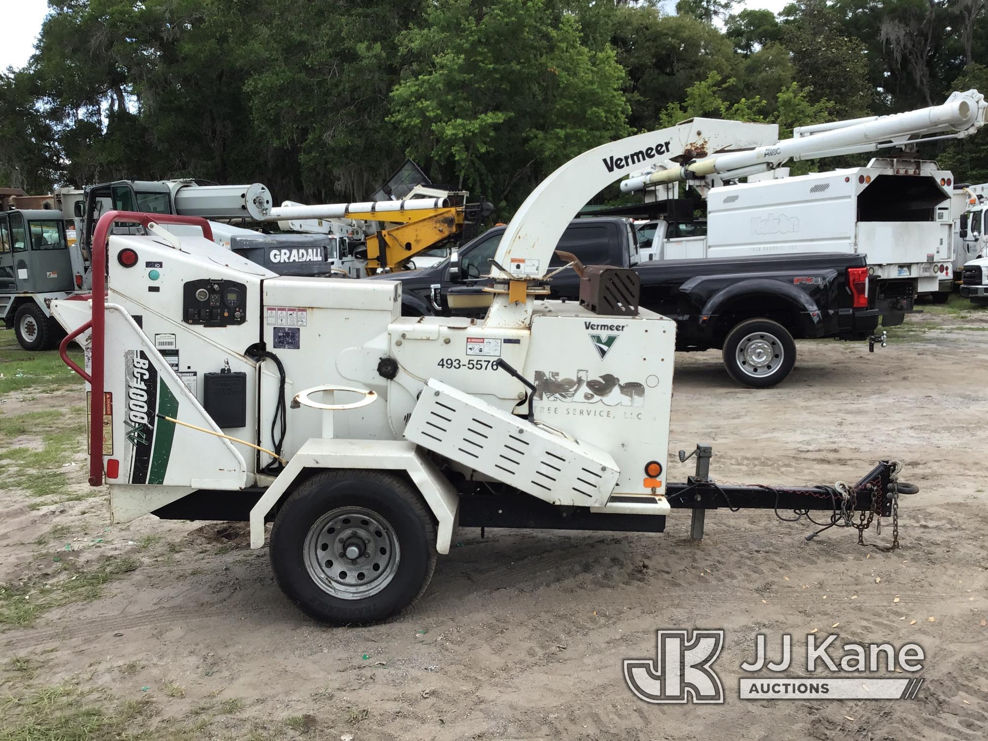 (Ocala, FL) 2015 Vermeer BC1000XL Chipper (12in Drum) Runs