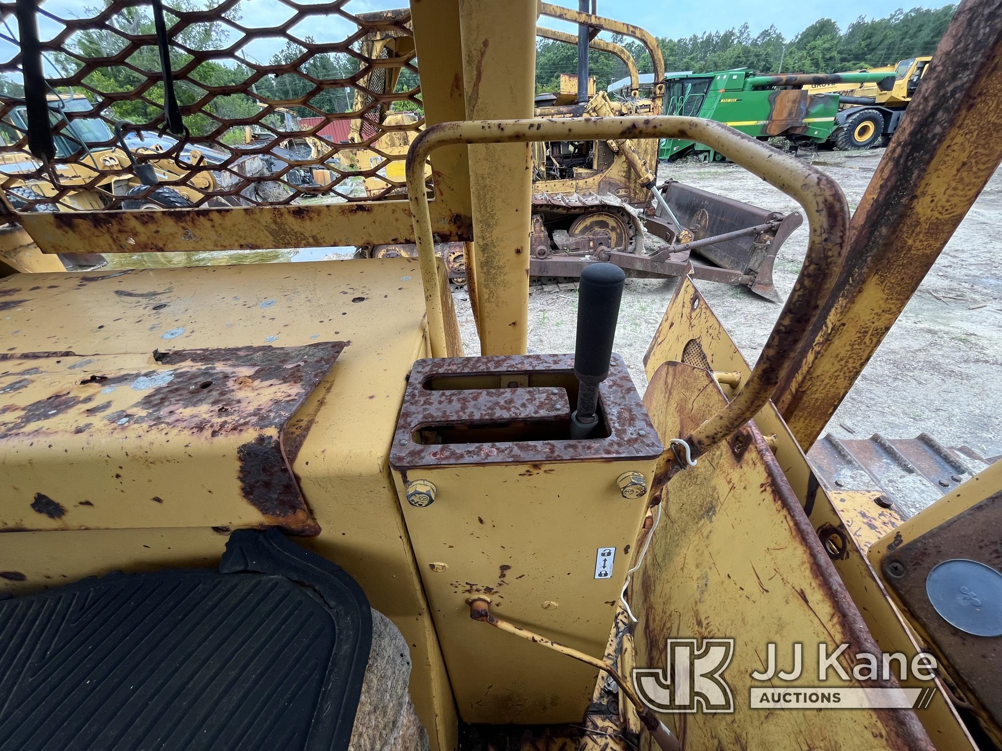 (Lake Butler, FL) 1987 Komatsu D58E1 Crawler Tractor Dose Not Run, Move, or Operate, Condition Unkno