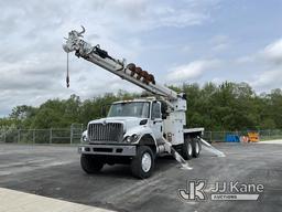 (Elizabethtown, KY) Altec D3060B-TR, Digger Derrick rear mounted on 2014 International 7400 6x6 Flat