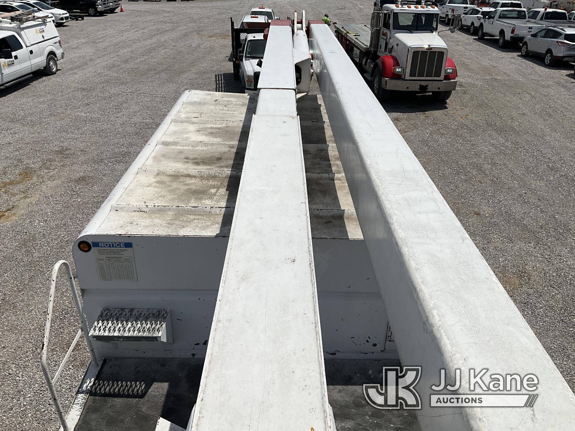 (Verona, KY) Versalift V0255RV, Over-Center Bucket Truck mounted behind cab on 2000 Ford F750 Chippe