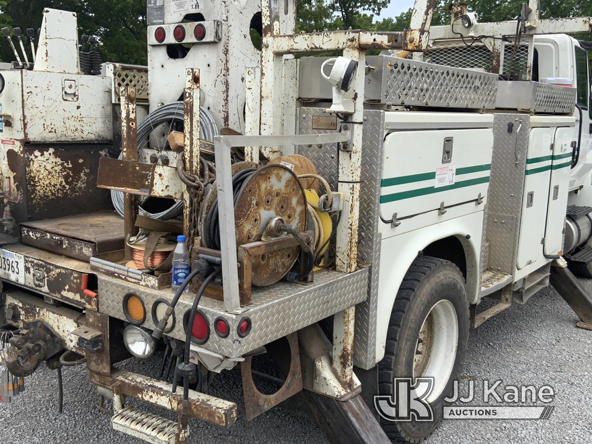 (New Tazewell, TN) Terex Commander XL4047, Digger Derrick rear mounted on 2006 International 4400 Ut