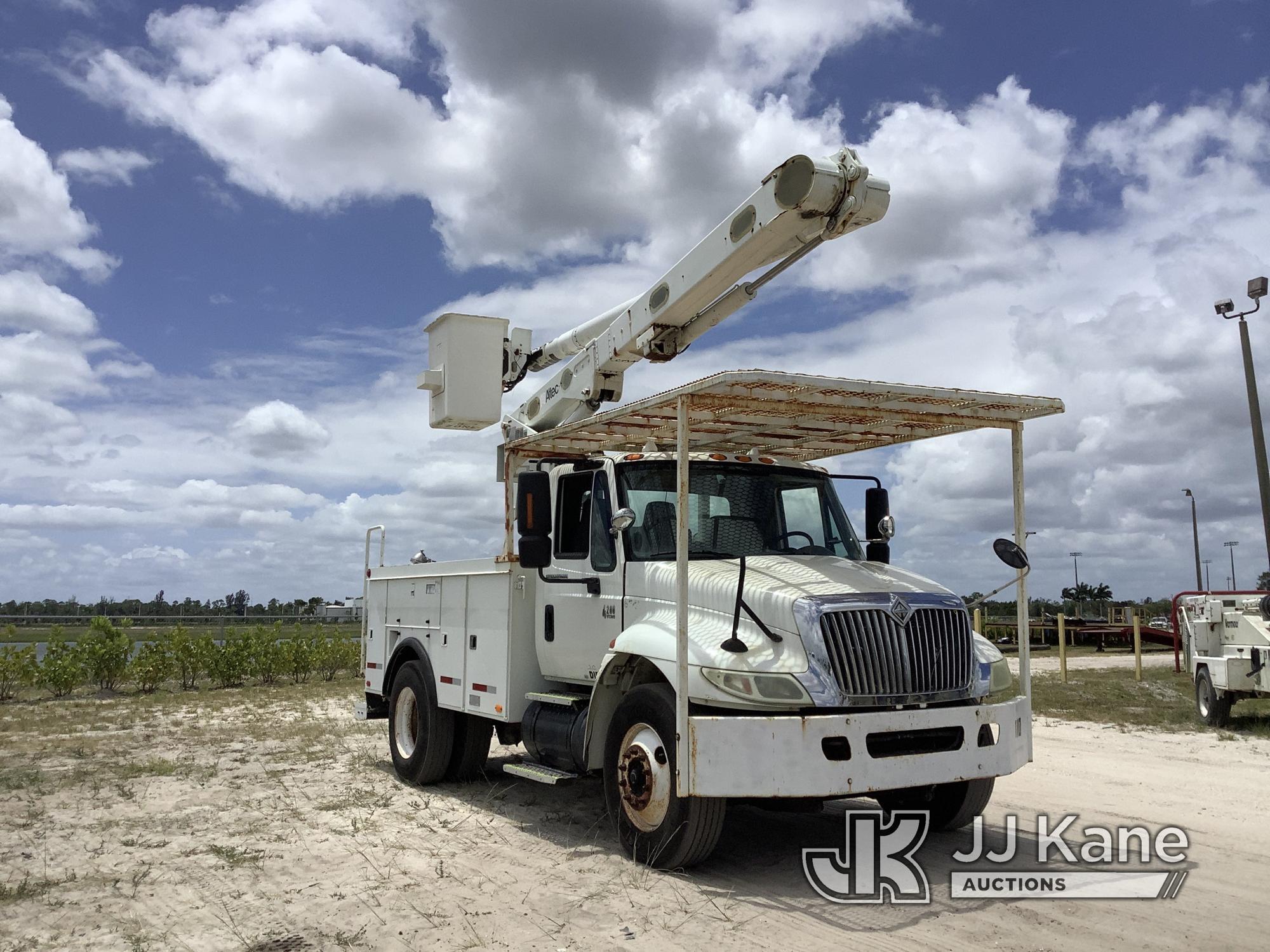 (Westlake, FL) Altec L42A, Over-Center Bucket Truck rear mounted on 2003 International 4200 Utility