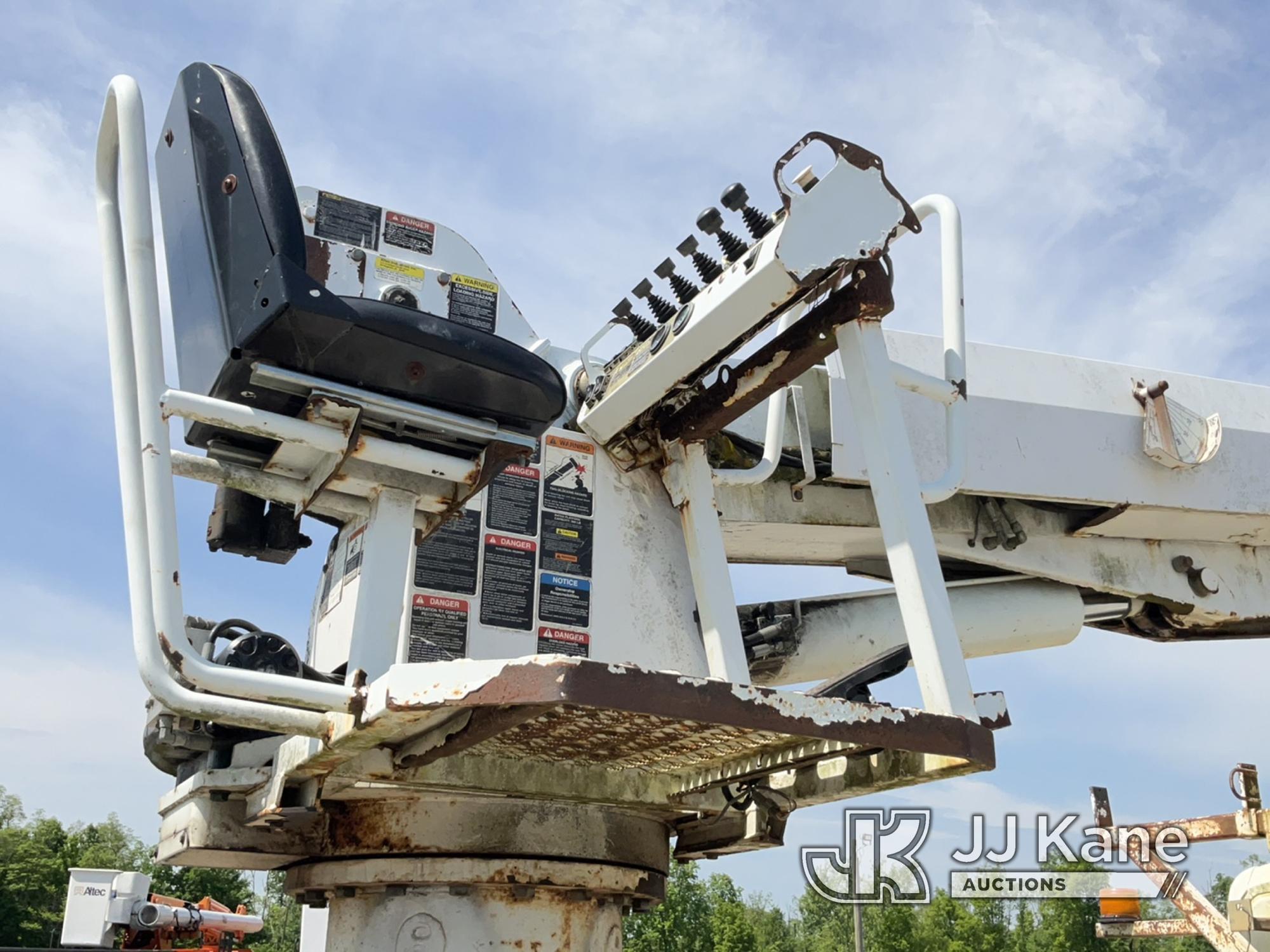 (Verona, KY) Altec DM47-TR, Digger Derrick rear mounted on 2008 International 4300 Flatbed/Utility T