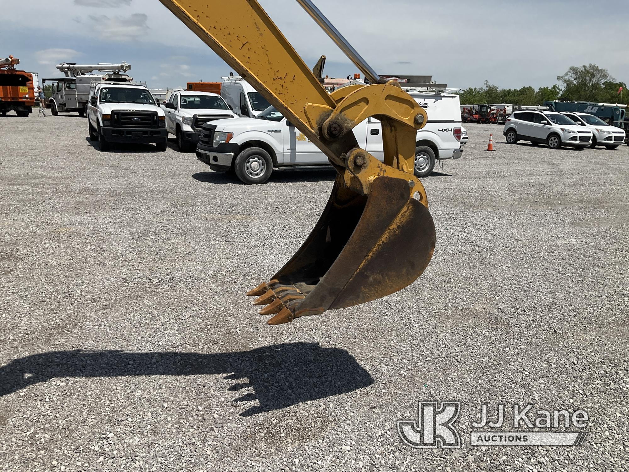 (Verona, KY) 2000 John Deere 310E 4x4 Tractor Loader Backhoe Runs, Moves & Operates