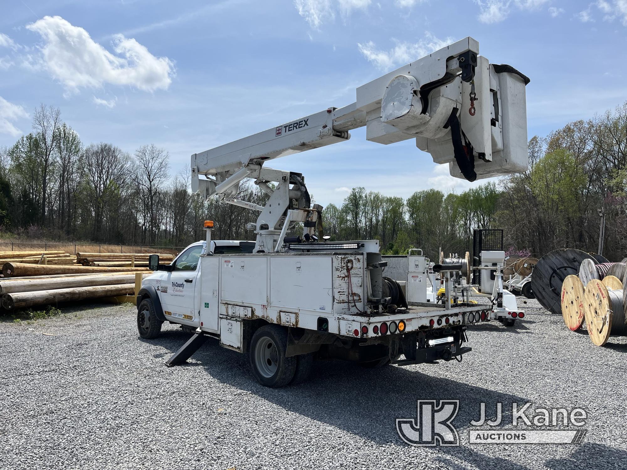 (Scottsville, KY) HiRanger/Terex TL37-M, Articulating & Telescopic Material Handling Bucket Truck mo