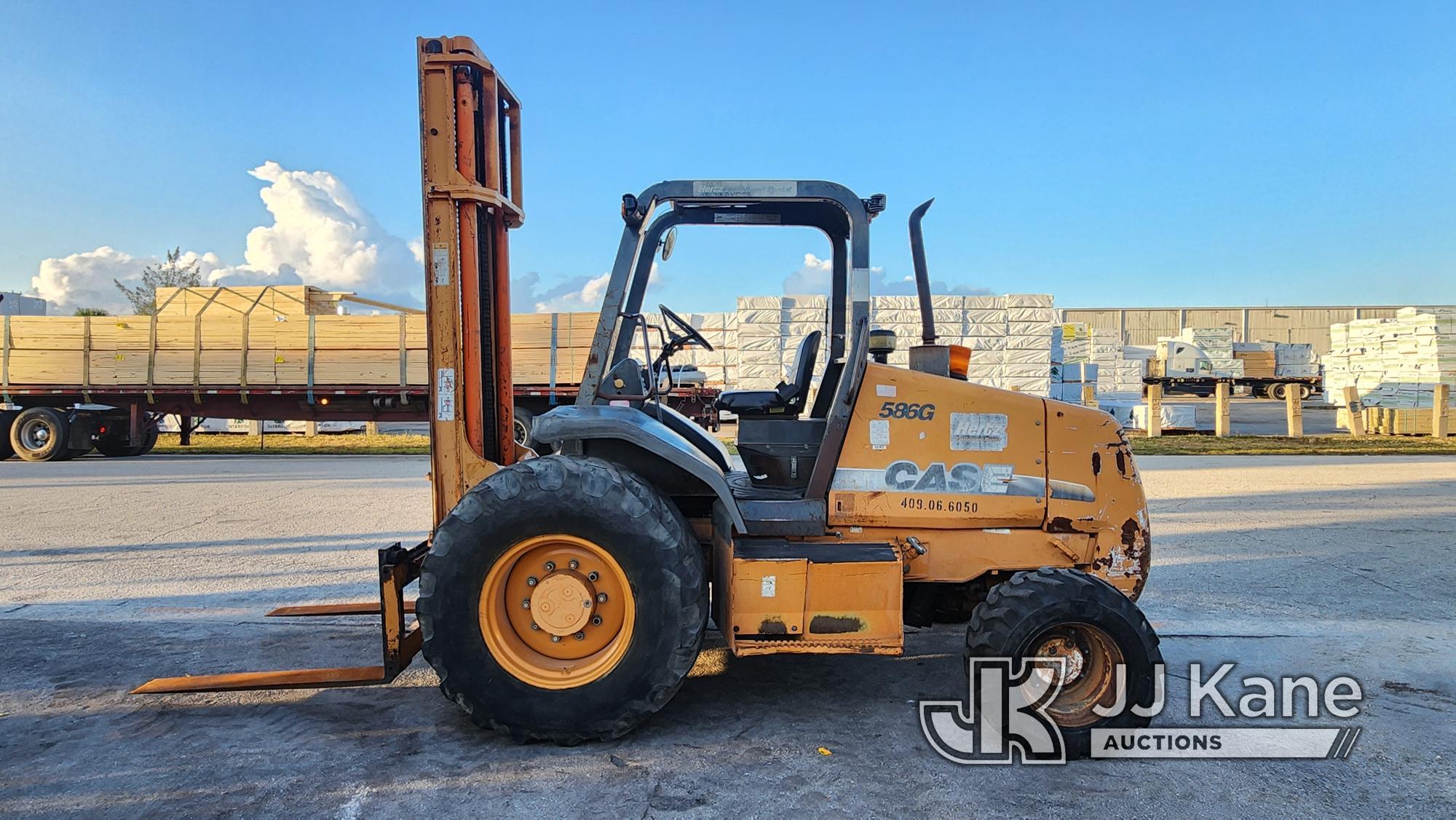 (Riviera Beach, FL) Case 586G 4x4 Rough Terrain Forklift, Loading Assistance Available Runs, Moves,