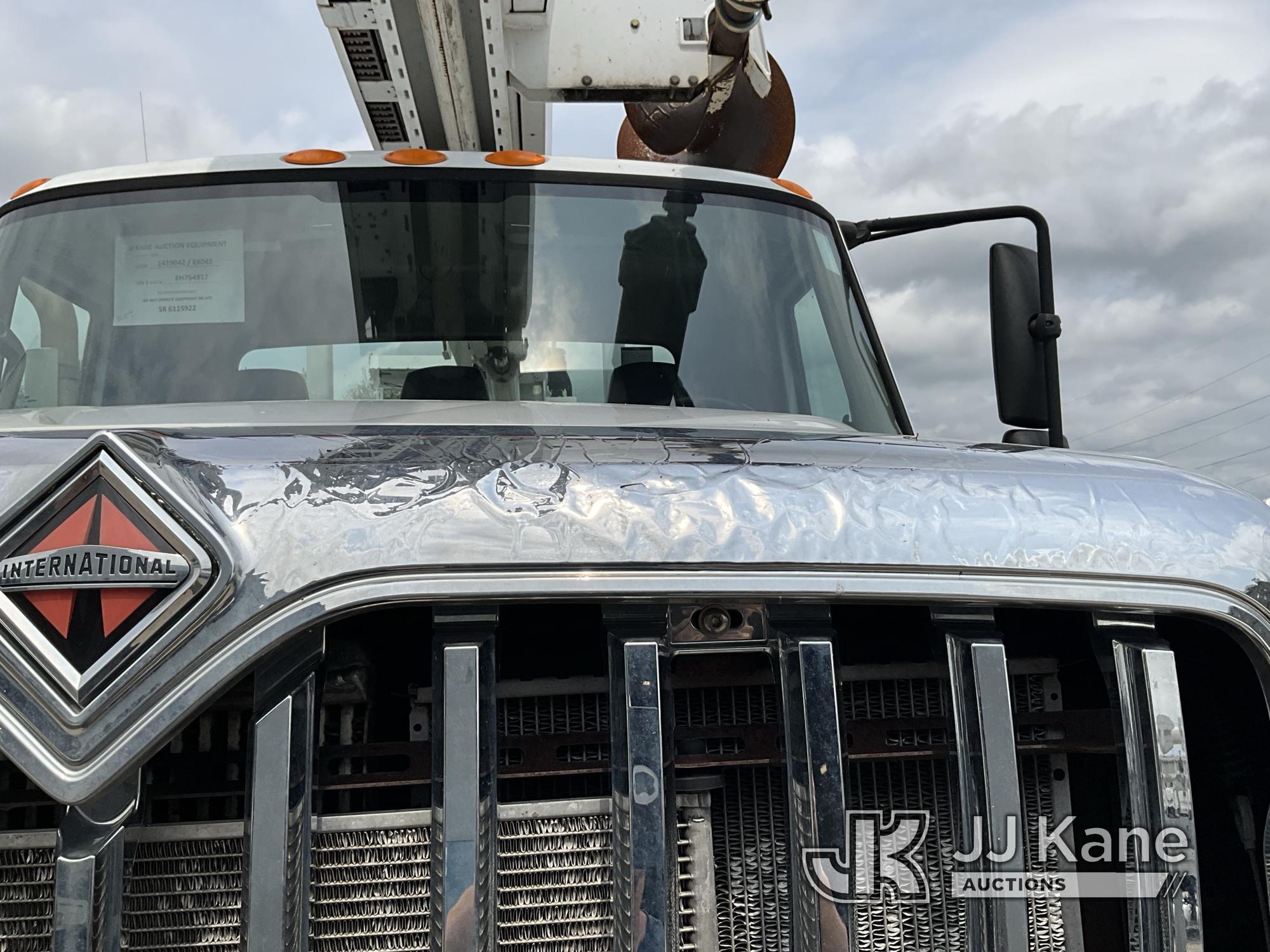 (Elizabethtown, KY) Altec D3060B-TR, Digger Derrick rear mounted on 2014 International 7400 6x6 Flat