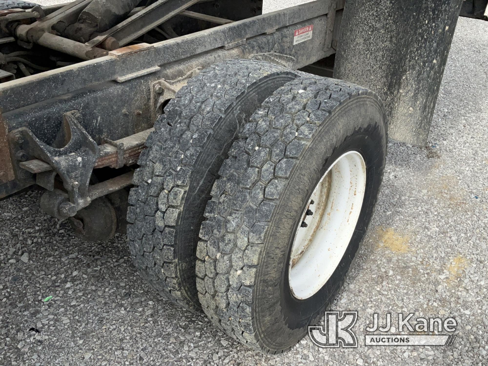 (Verona, KY) Altec LR760-E70, Over-Center Elevator Bucket Truck mounted behind cab on 2012 Ford F750