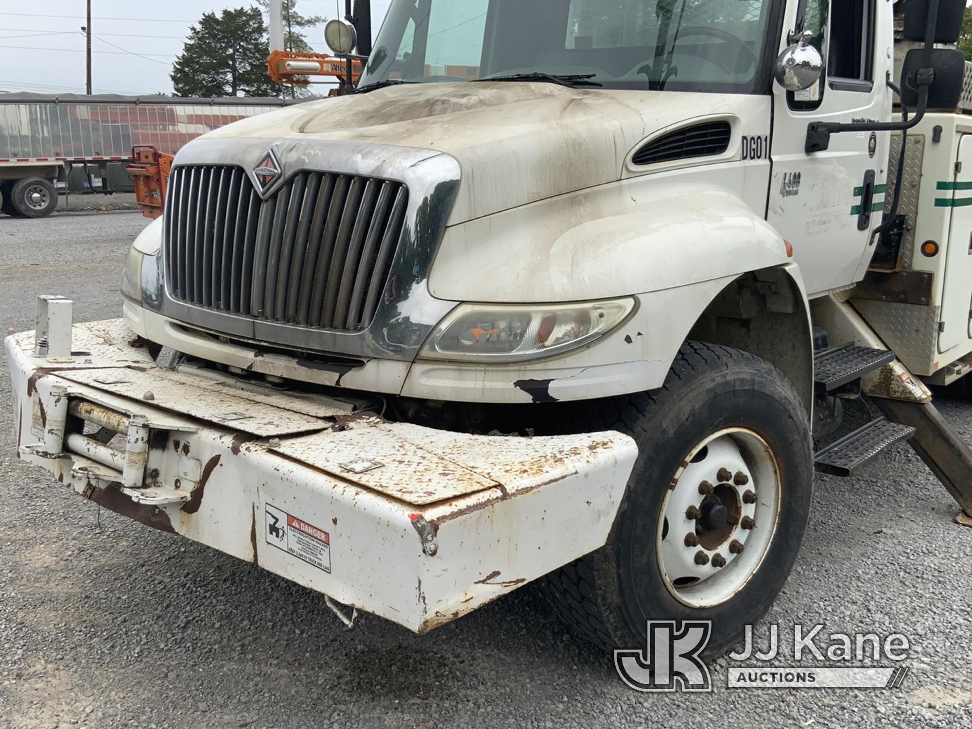 (New Tazewell, TN) Terex Commander XL4047, Digger Derrick rear mounted on 2006 International 4400 Ut