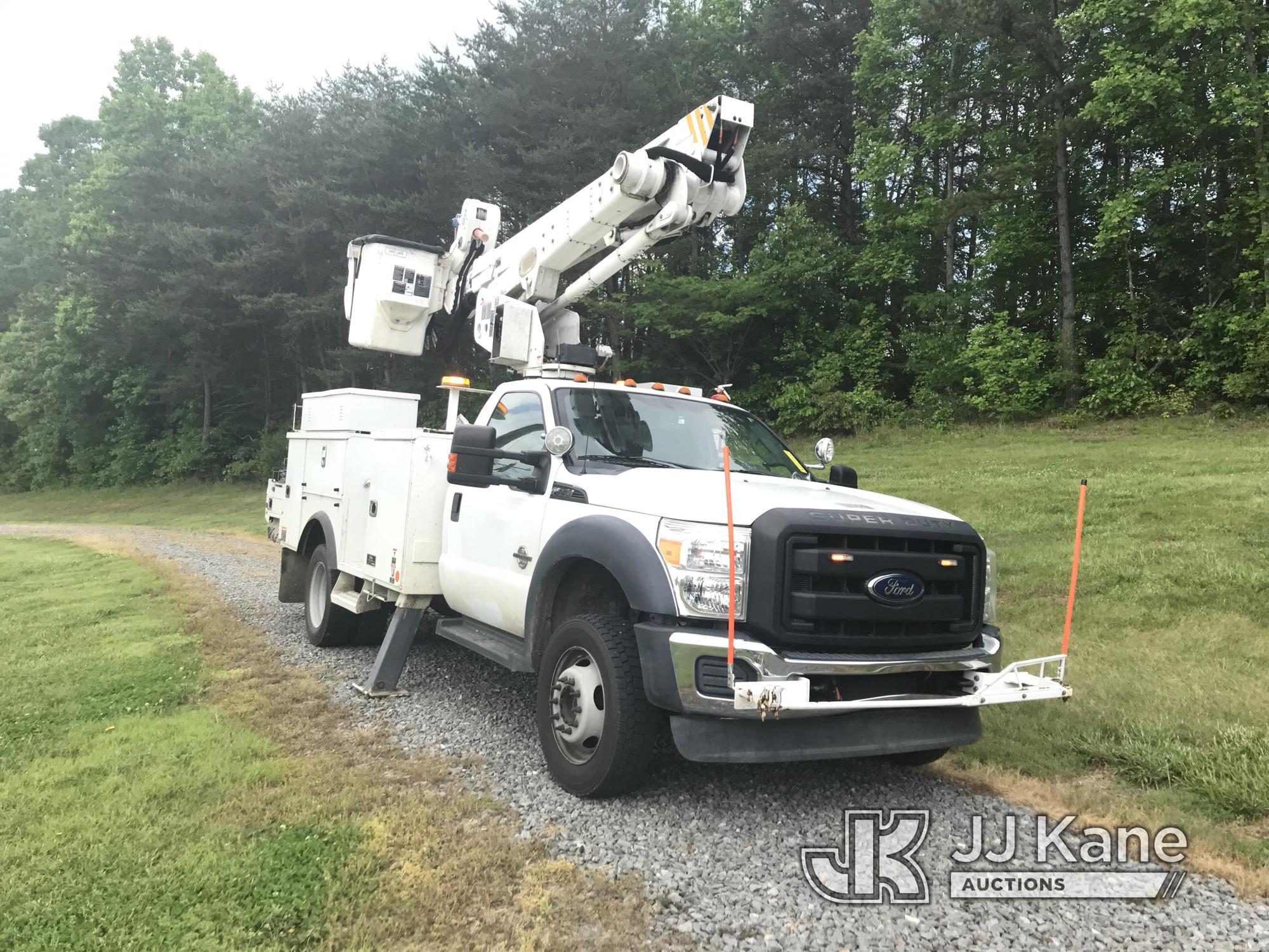 (Mount Airy, NC) Altec AT40-MH, Articulating & Telescopic Material Handling Bucket Truck mounted beh