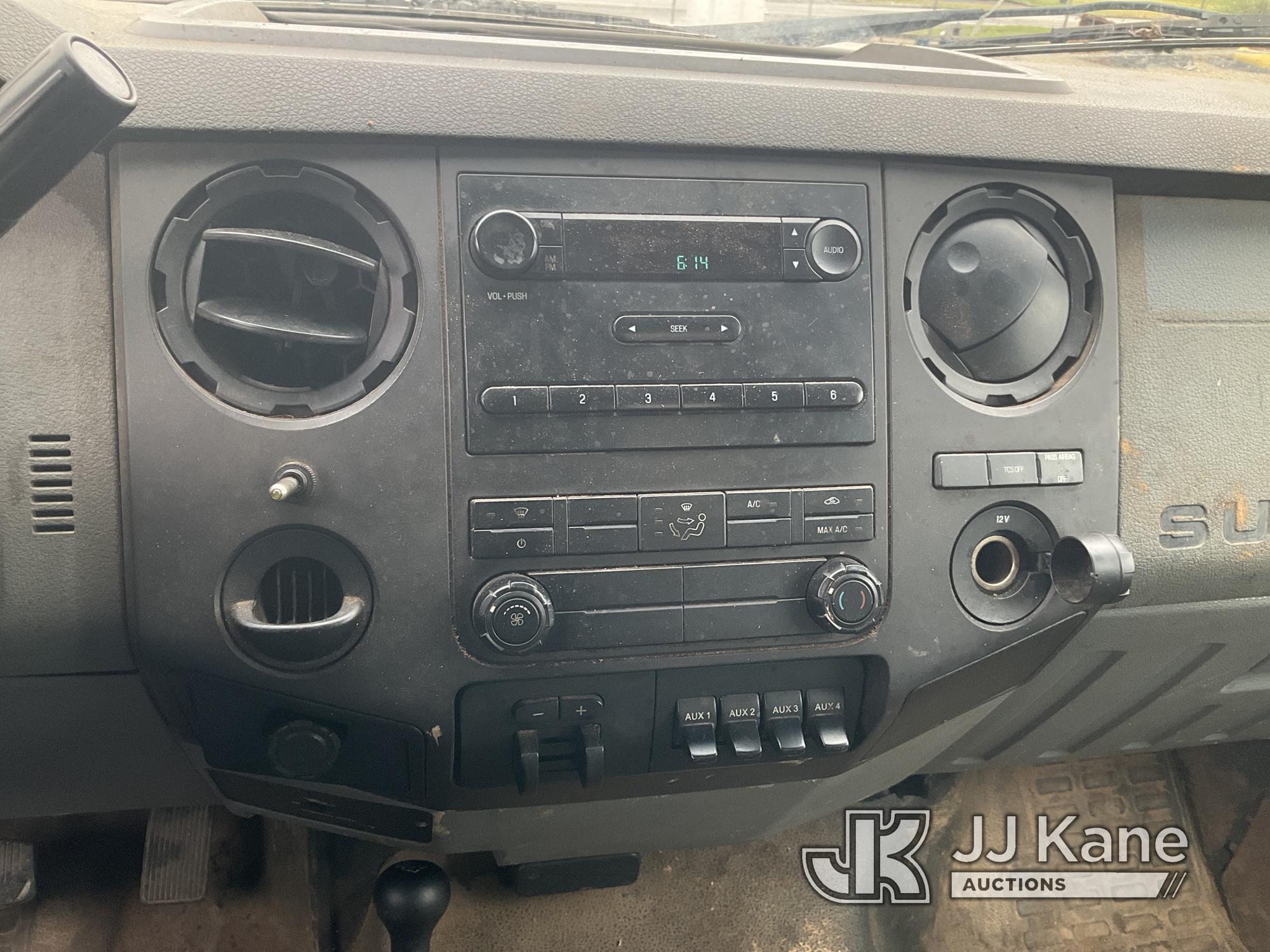 (Villa Rica, GA) 2012 Ford F550 4x4 Chipper Dump Truck Runs & Moves) (Jump To Start, Airbag Light On