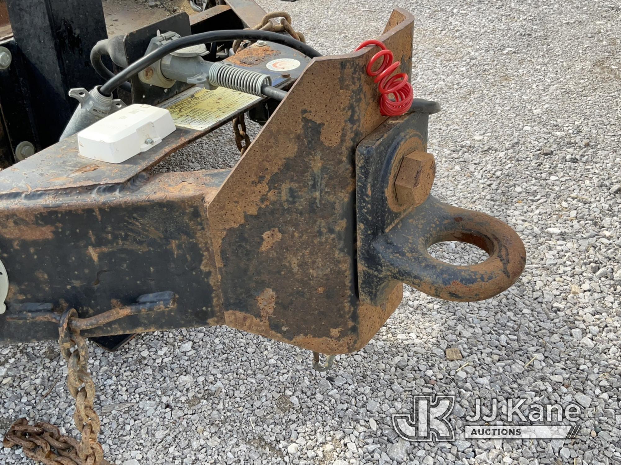 (Verona, KY) 2011 Eager Beaver SK6 T/A Tagalong Equipment Trailer Missing Ramp Chain, Rust Damage) (