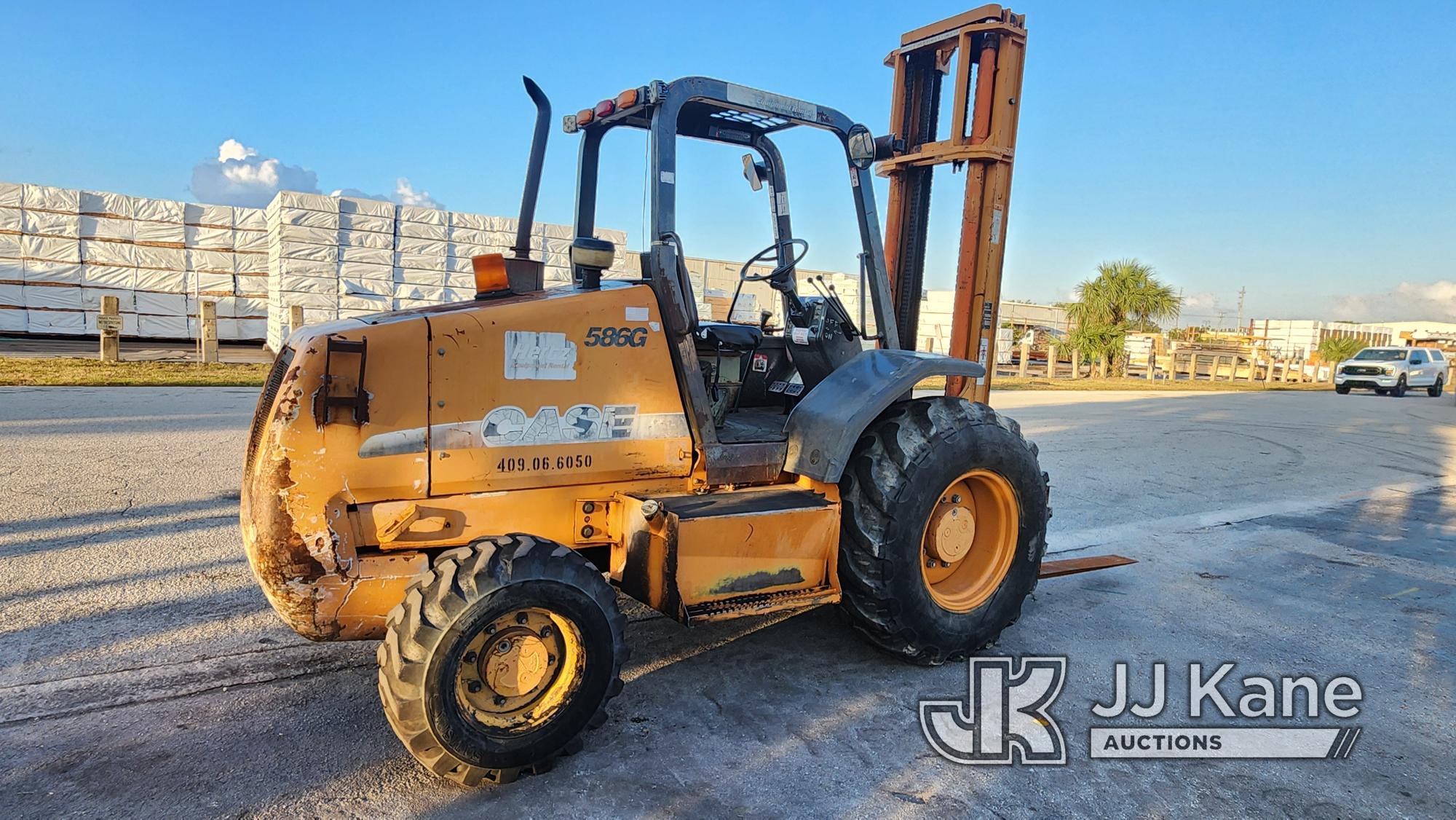 (Riviera Beach, FL) Case 586G 4x4 Rough Terrain Forklift, Loading Assistance Available Runs, Moves,