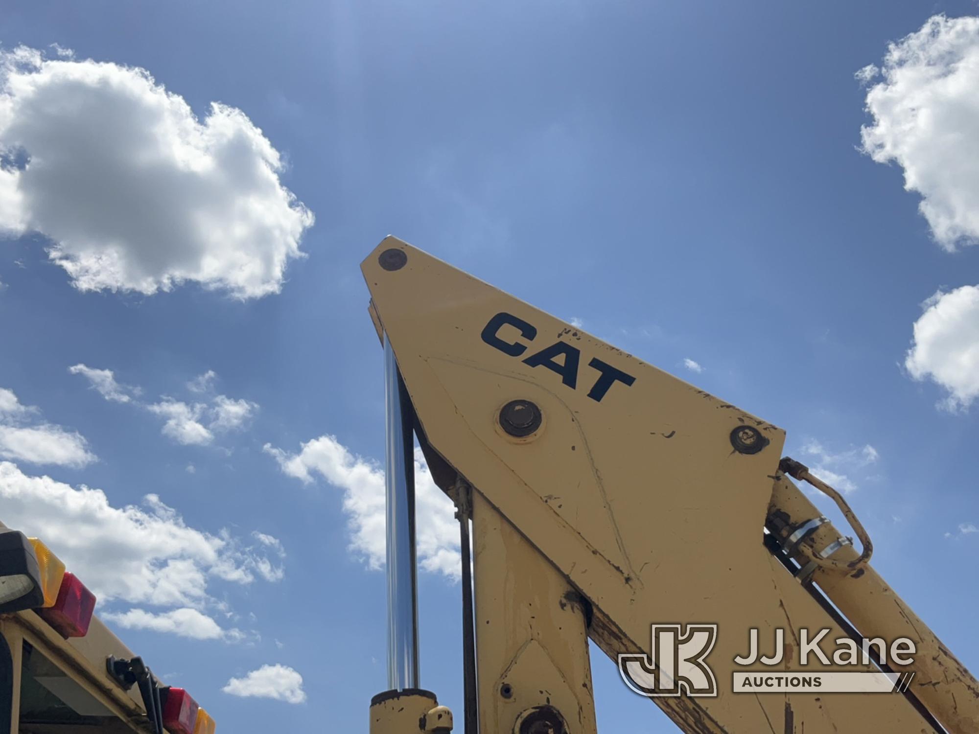 (Verona, KY) 1988 Cat 436 4X4 Tractor Loader Backhoe Runs, Moves & Operates) (Glass Broken Out, Rust