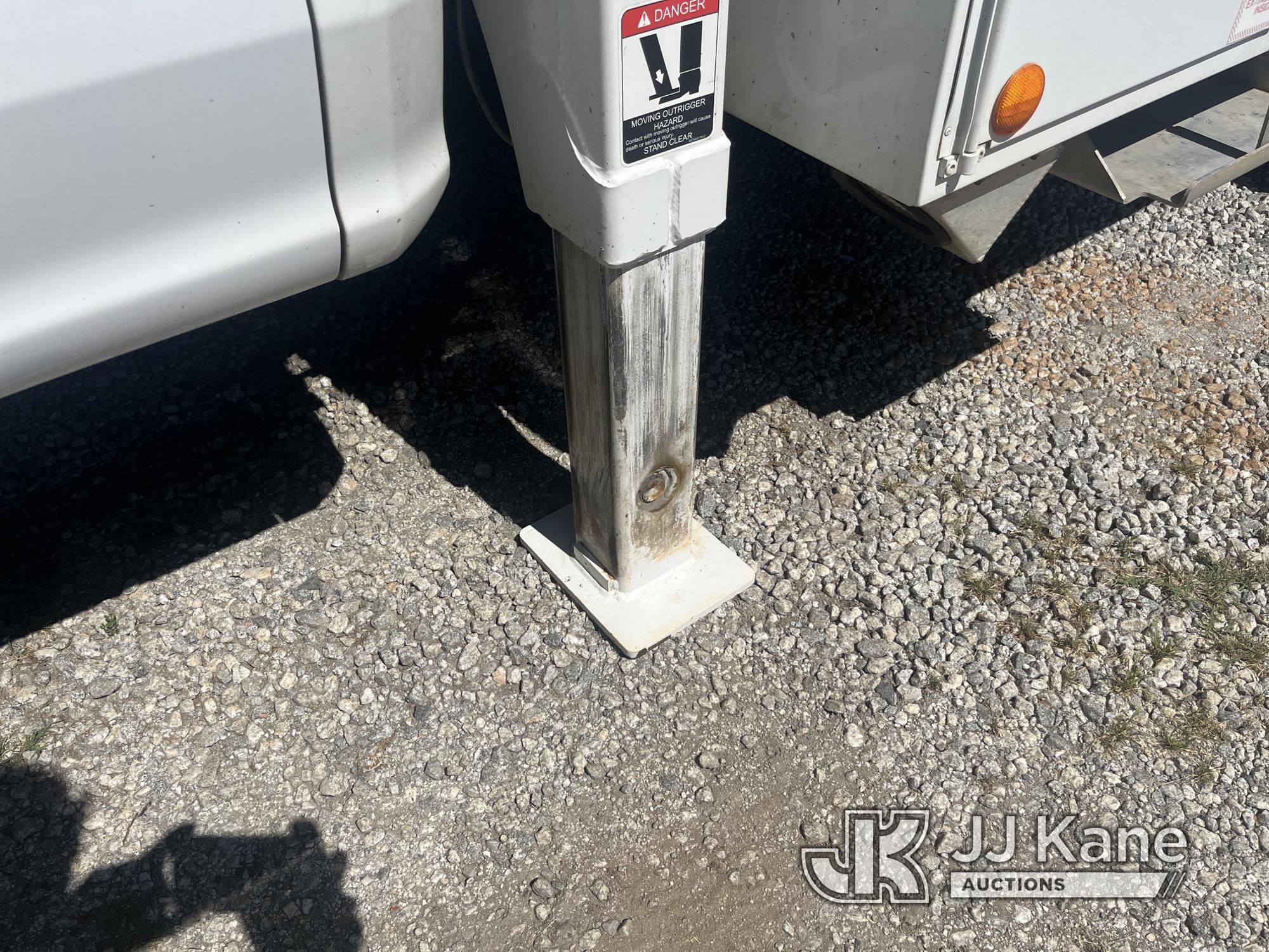 (Laurens, SC) Altec AT40G, Articulating & Telescopic Bucket Truck mounted behind cab on 2019 Ford F5