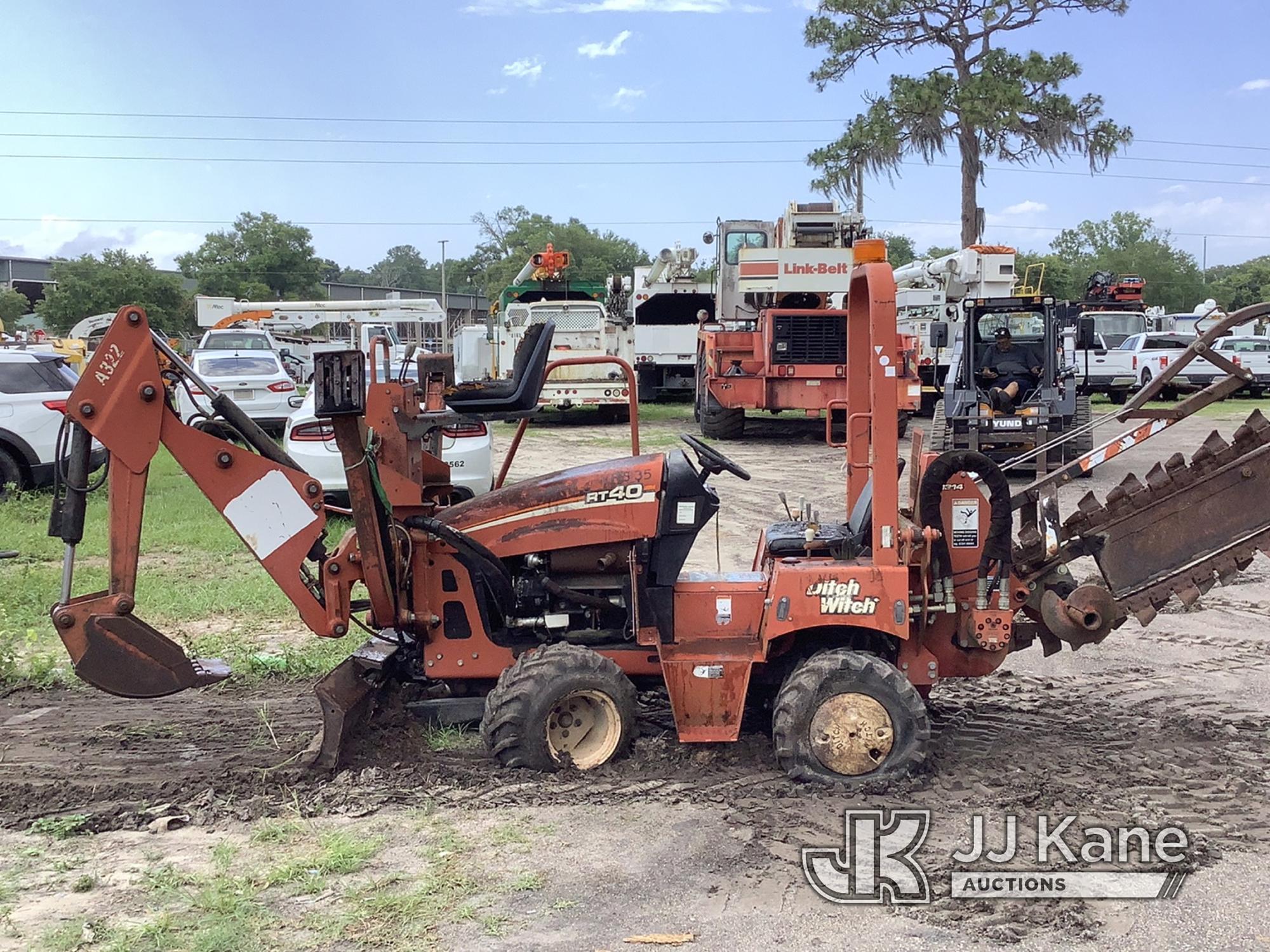 (Ocala, FL) 2004 Ditch Witch RT40 Rubber Tired Trencher Not Running, Condition Unknown, Flat Tires,
