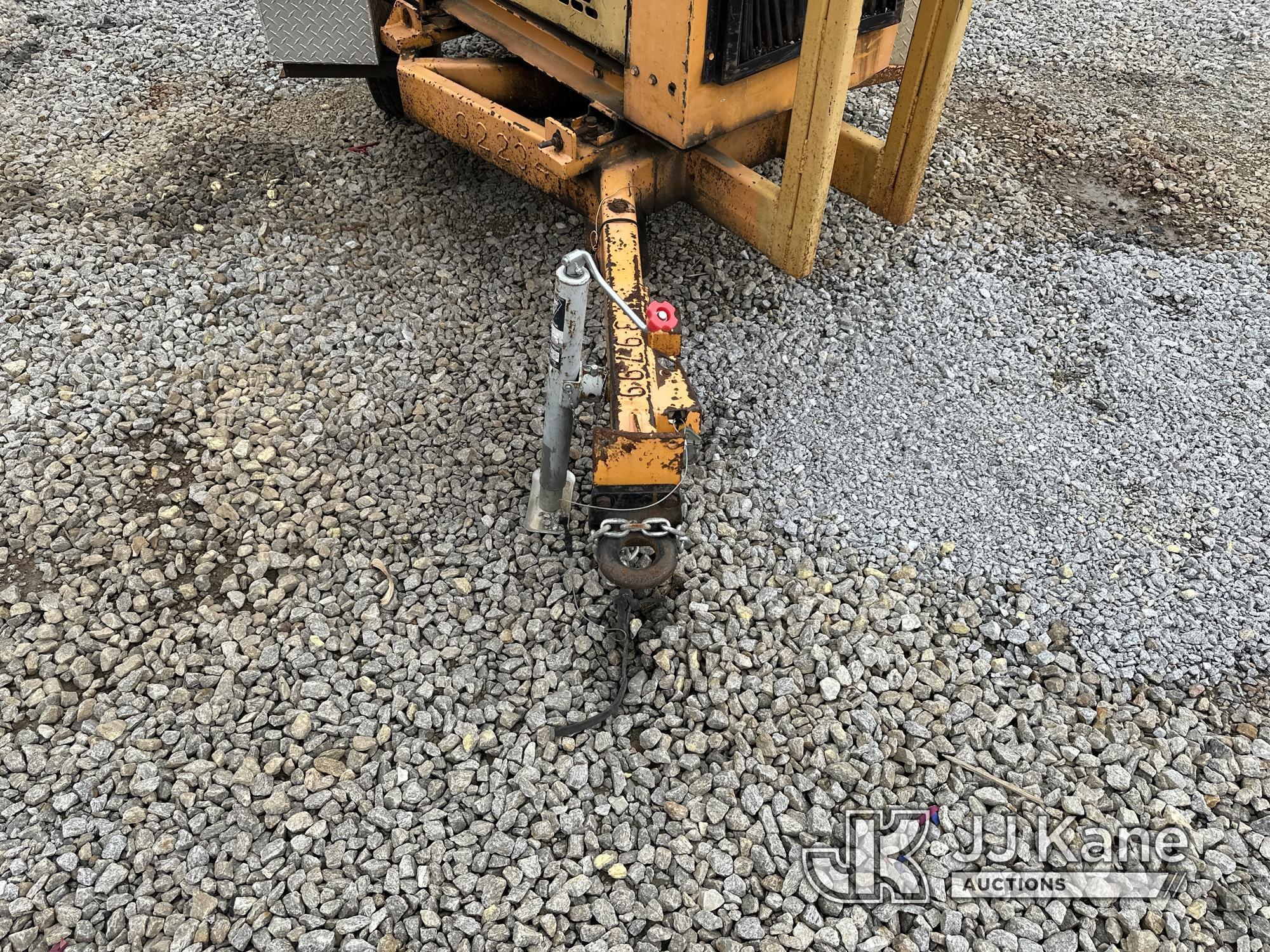 (Villa Rica, GA) Bandit Industries 200XP Chipper (12in Disc) Runs & Operates) (No Battery, Body Dama