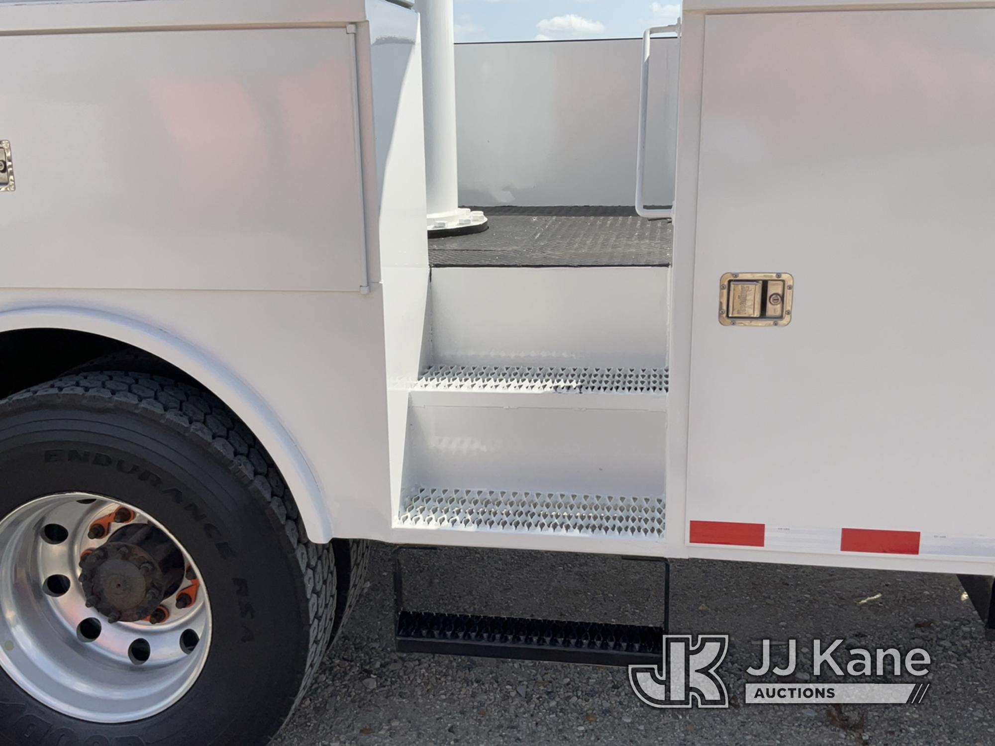 (Sarasota, FL) Altec LRV-55, Over-Center Bucket Truck center mounted on 2007 Freightliner M2 106 Uti